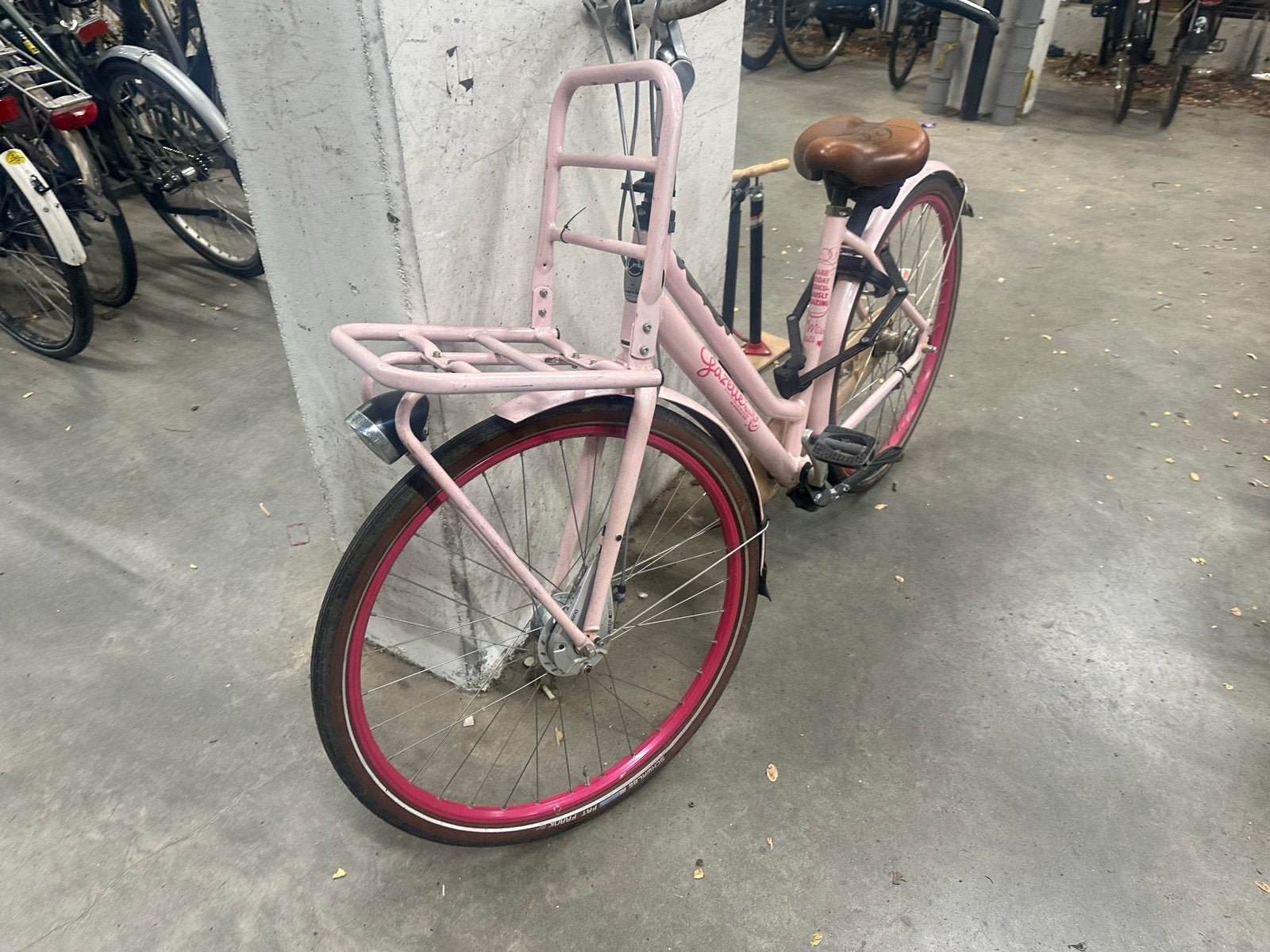Roze Gazelle stadsfiets met voordrager, Ophalen, Gebruikt, Versnellingen, 50 tot 53 cm