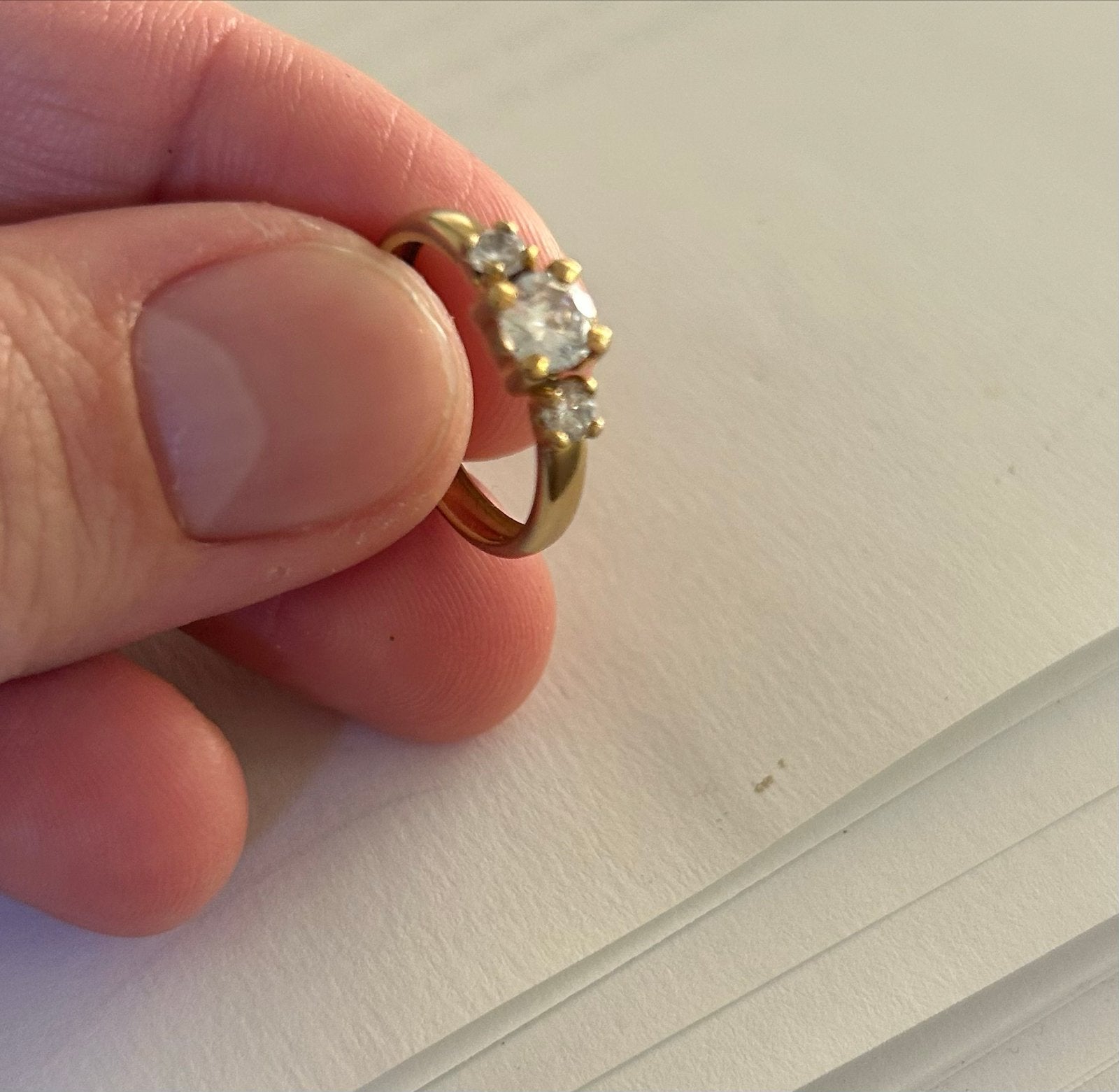 14 Karaat gouden Ring met 3 Zirkonia Stenen - Nieuw, Met kristal, Ophalen of Verzenden, Dame, Goud