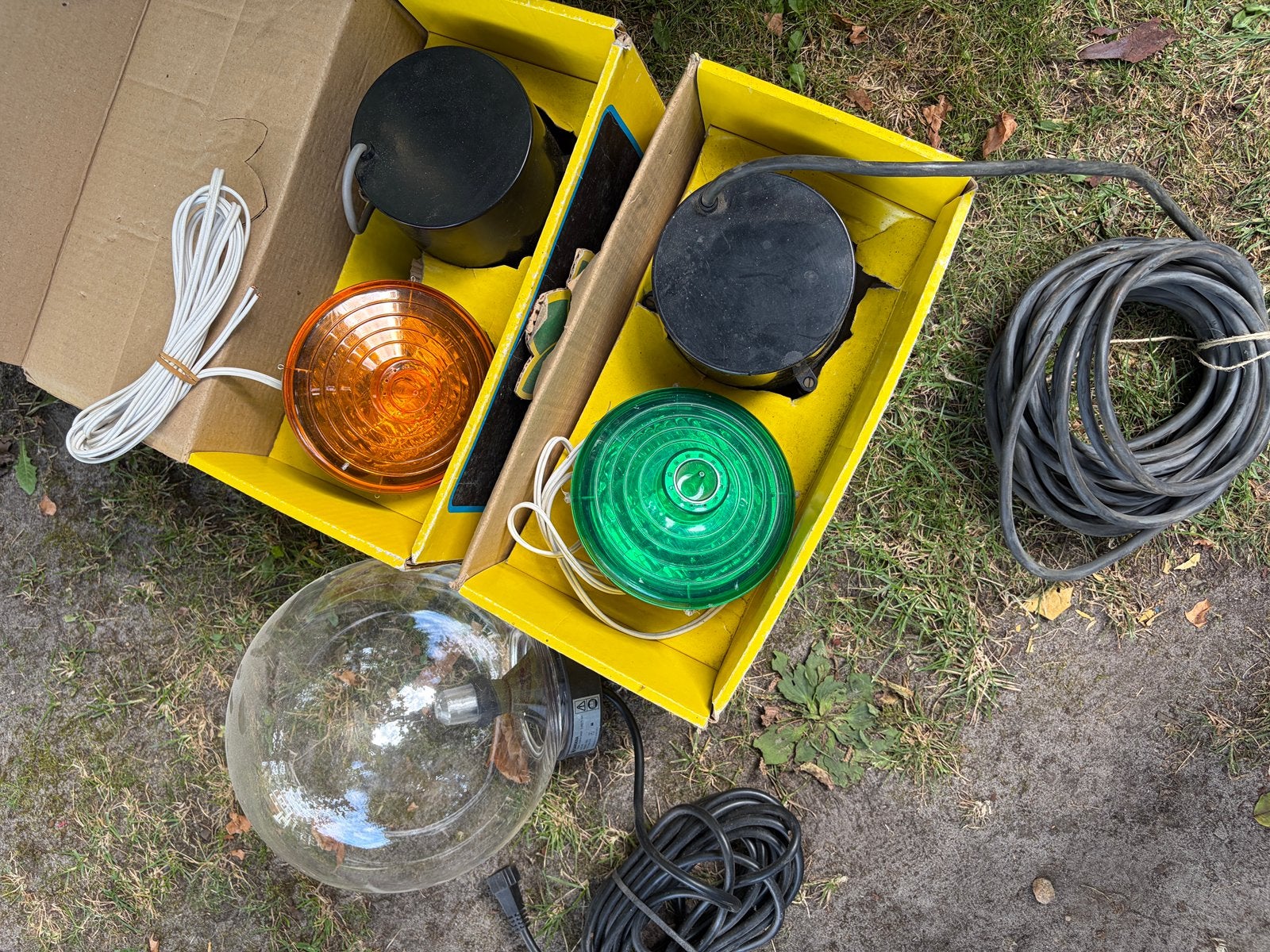 Verlichte fonteinen en een vijverlamp, Ophalen, Nieuw