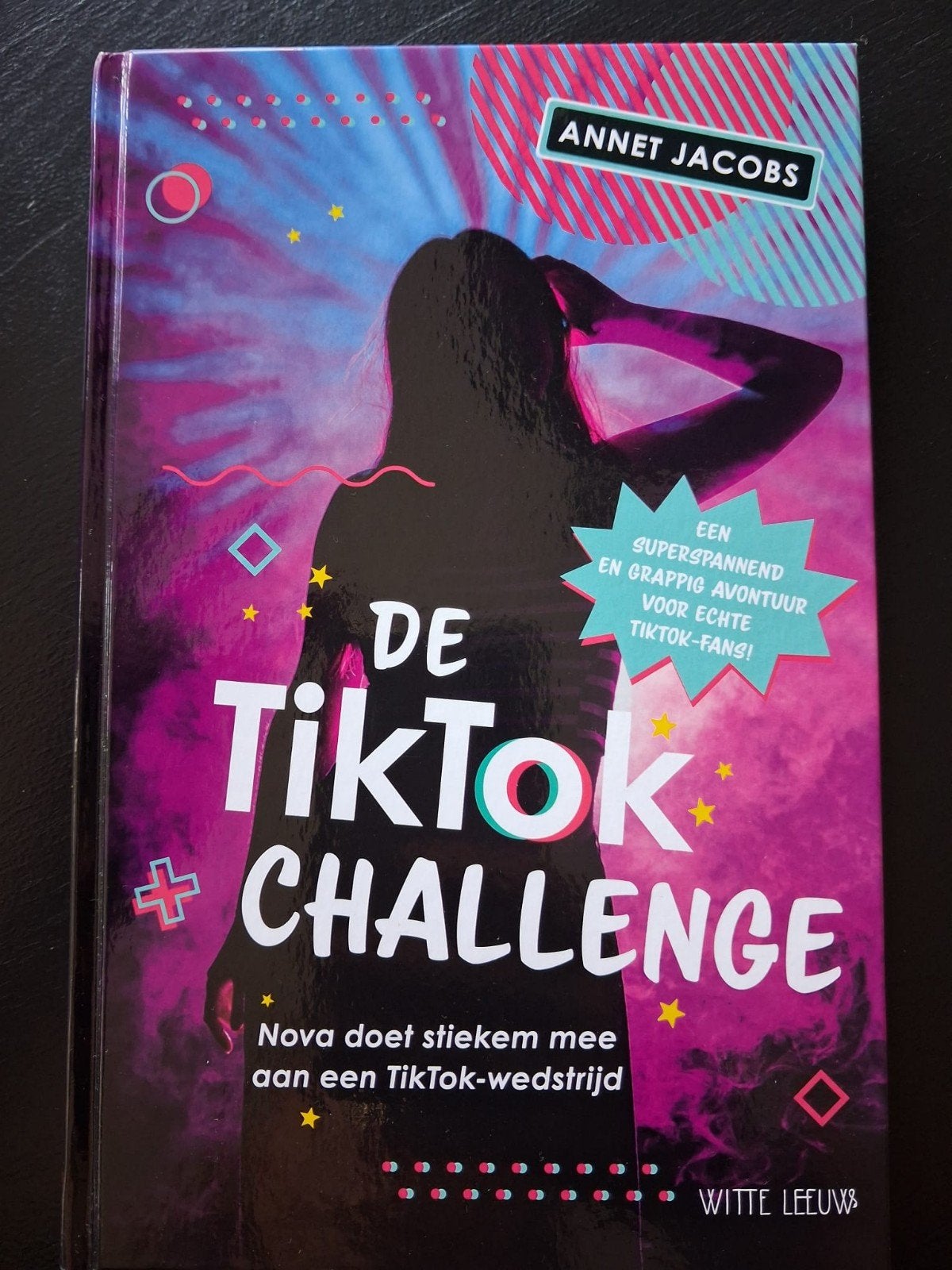De TikTok Challenge - Annet Jacobs (Zo goed als nieuw), Ophalen of Verzenden, Zo goed als nieuw, Annet Jacobs, Fictie