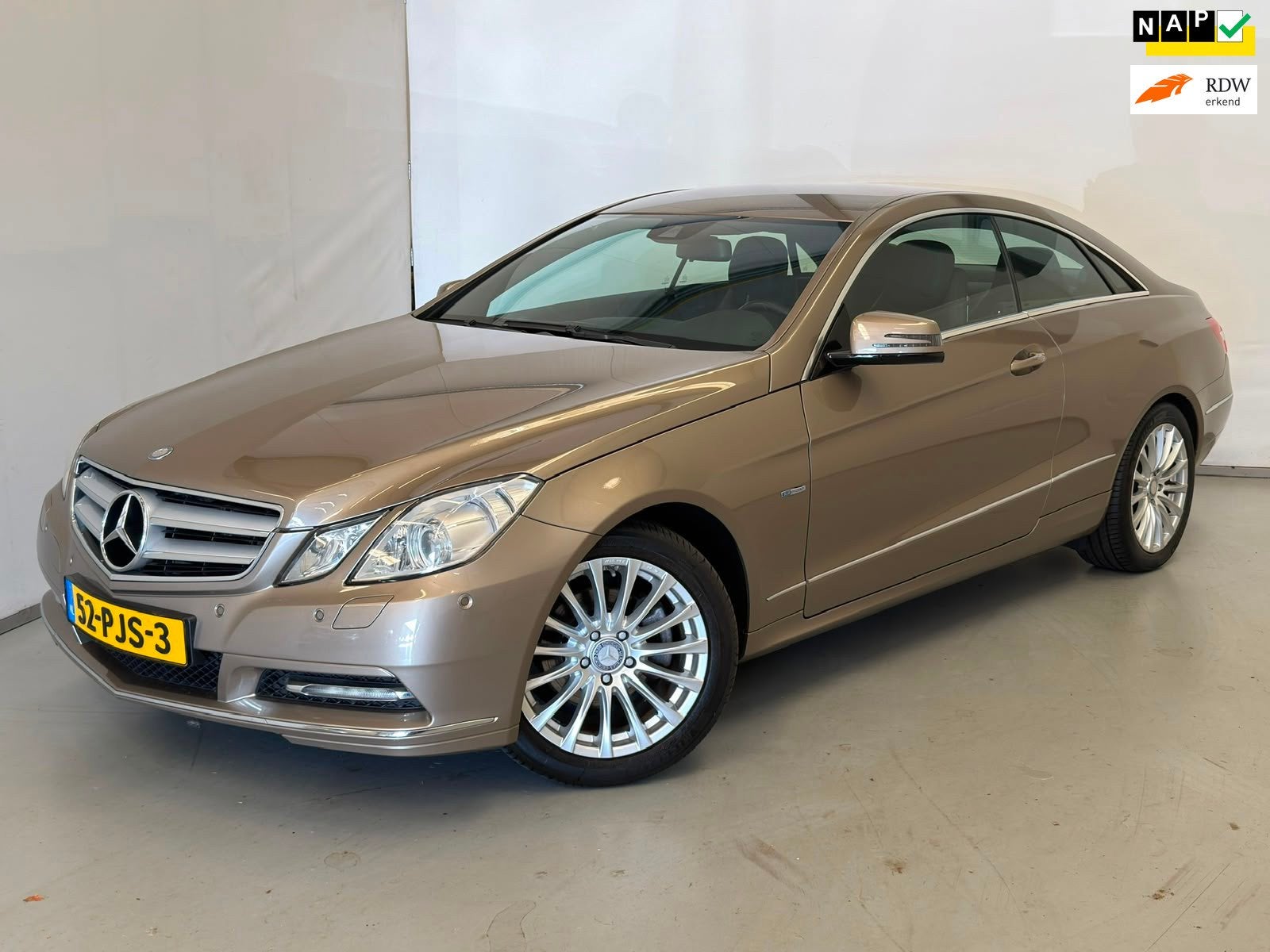 Mercedes-Benz E-klasse Coupé 220 CDI / Uniek! / NL-auto / 1, Auto's, Euro 5, Zwart, 4 cilinders, 4 stoelen