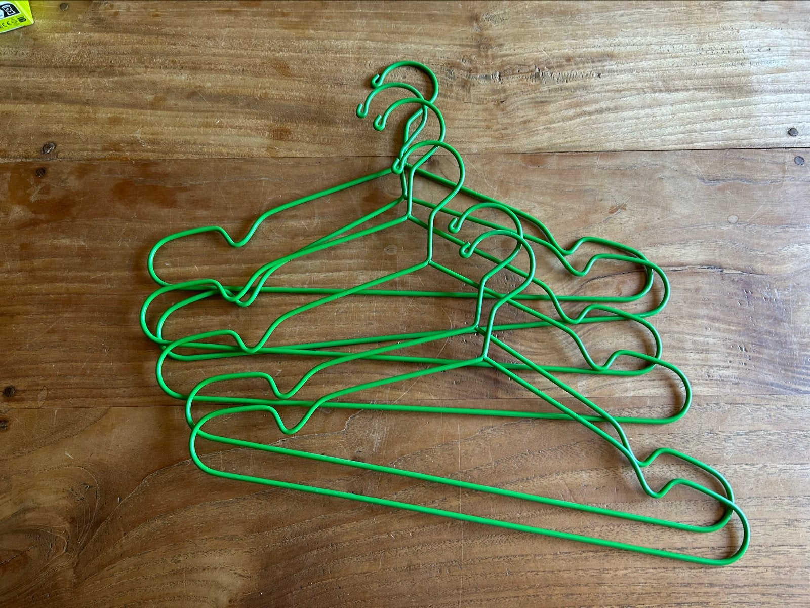 6 Stalen Groene Kledinghangers, Kleding | Dames, Kledinghangers, Ophalen of Verzenden, Gebruikt, Metaal, Volwassenen