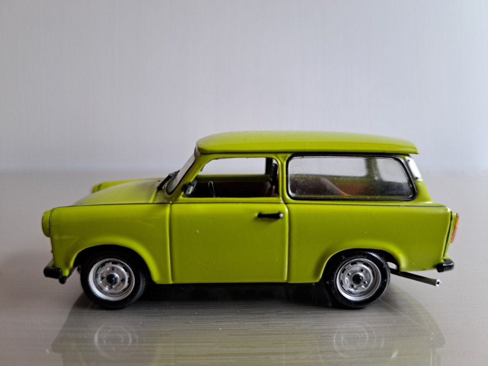 Trabant 601S Universal, minichamps 1:43 nieuw, Ophalen of Verzenden, Nieuw, Auto, MiniChamps