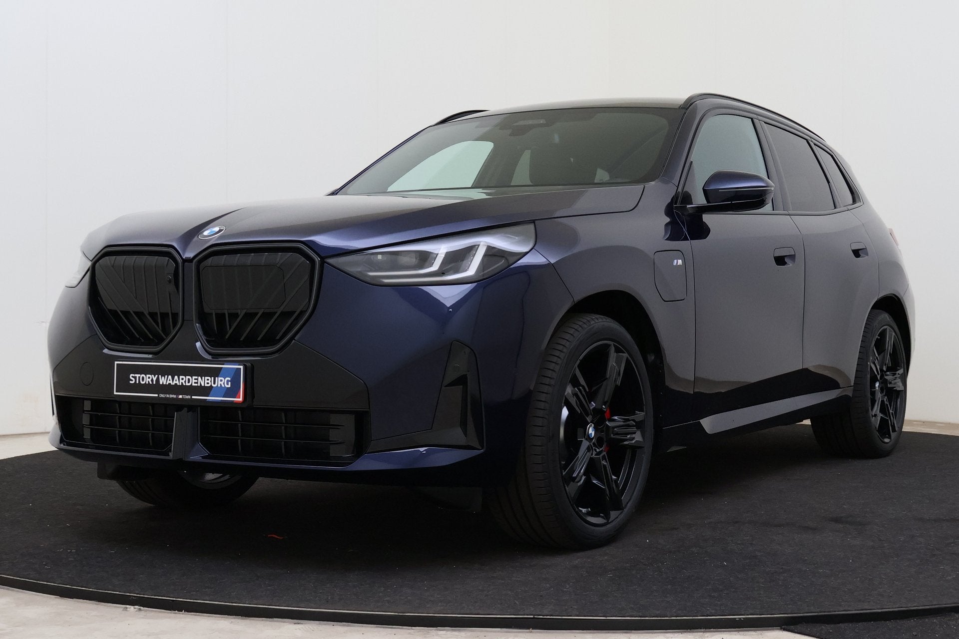 BMW X3 30e xDrive M Sport Automaat / Trekhaak / Panoramadak, Auto's, Automaat, 1998 cc, Zwart, Blauw