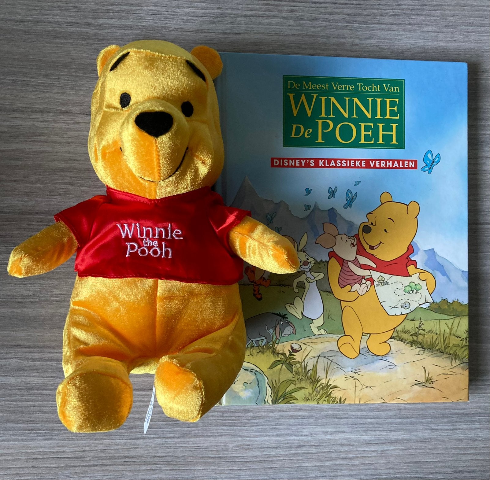 De Meest Verre Tocht Van WINNIE de POEH + Pooh knuffel, Ophalen of Verzenden, Zo goed als nieuw