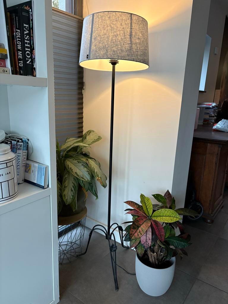 Stijlvolle staande vloerlamp met stoffen kap, Ophalen, Gebruikt, Overige materialen, 150 tot 200 cm