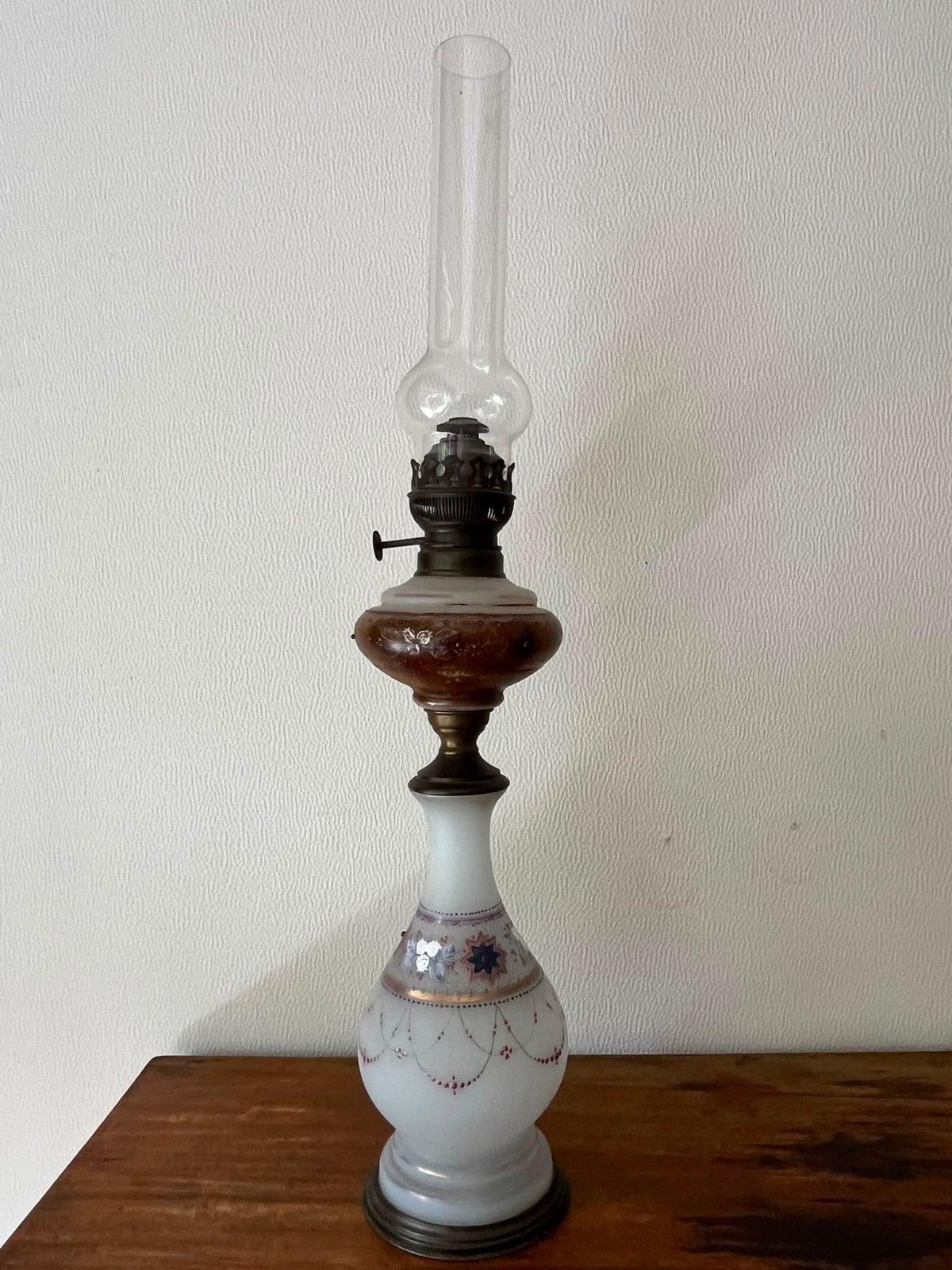 Antieke olielamp met handgeschilderde details, Antiek en Kunst, Ophalen of Verzenden