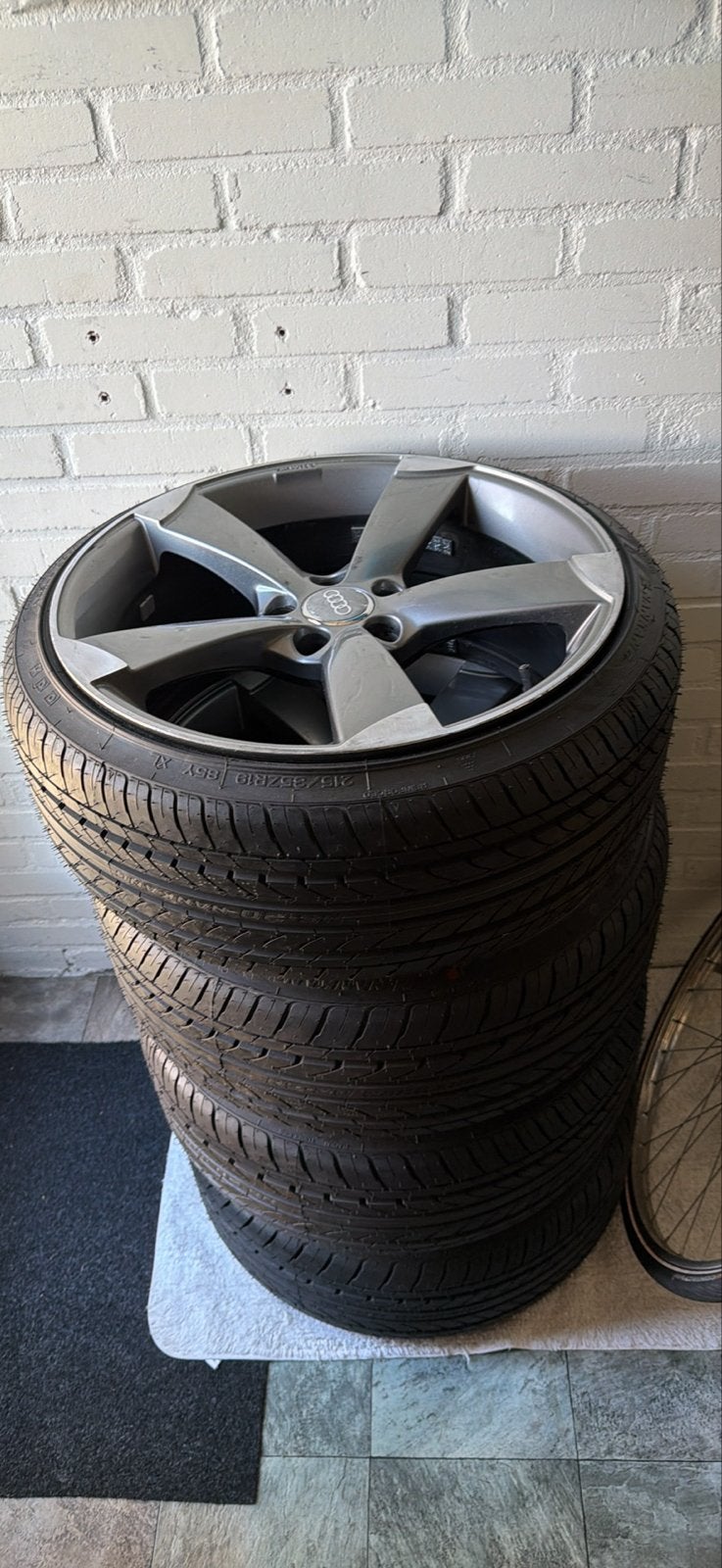 Audi A5/A4 19 inch velgen met nieuwe nankang zomerbanden, 19 inch, Gebruikt, 255 mm, Banden en Velgen