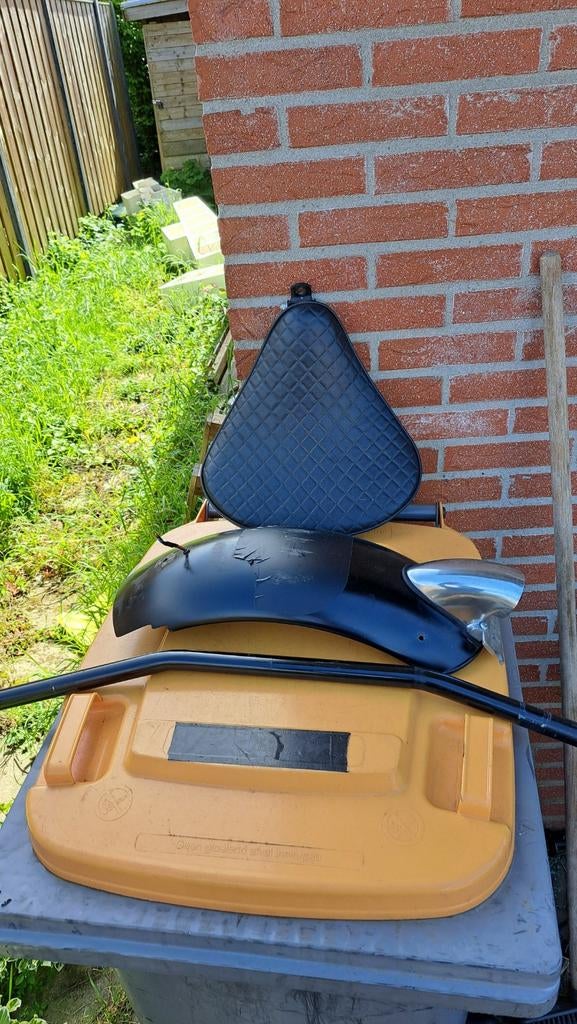 Bobber set: zadel, spatbord met achterlicht, dragbar, Ophalen of Verzenden, Gebruikt