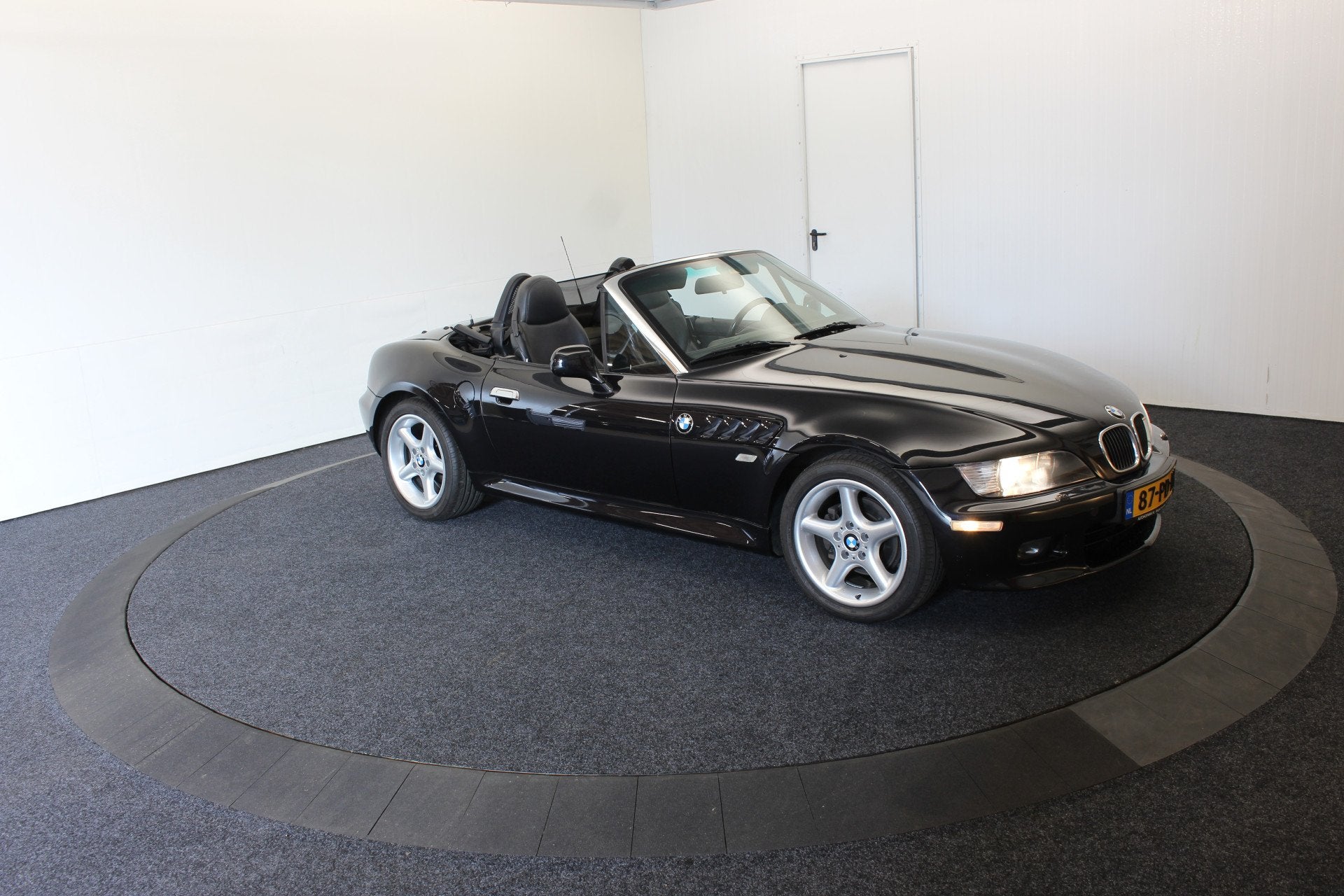 Foto 11 van BMW Z3 2.8 6 Cil.194PK Aut Widebody top conditie EL Kap Leer