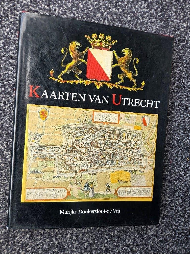 Utrecht - kaarten van Utrecht - Marijke Dinkersloot- de Vrij, Overige atlassen, Ophalen of Verzenden, Zo goed als nieuw, 1800 tot 2000