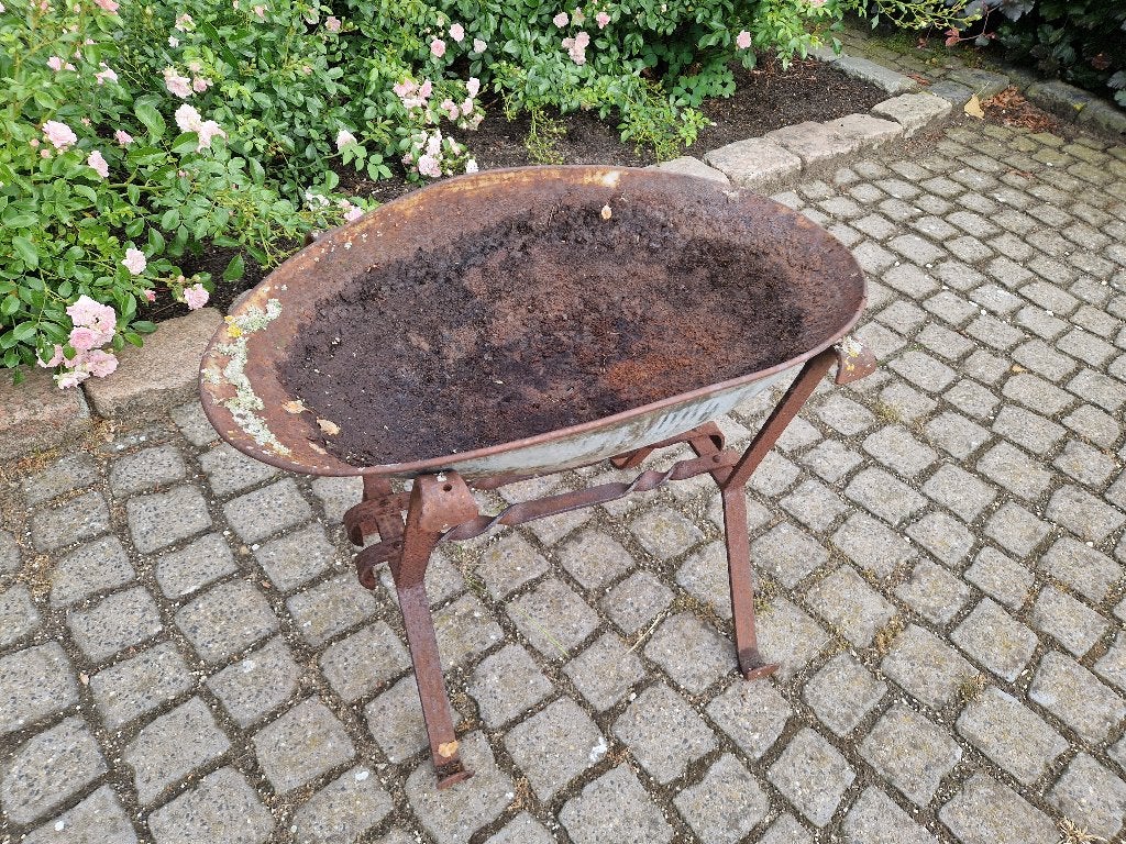 metalen bloembak op pootjes, Ophalen, Gebruikt, Metaal, 60 cm of meer