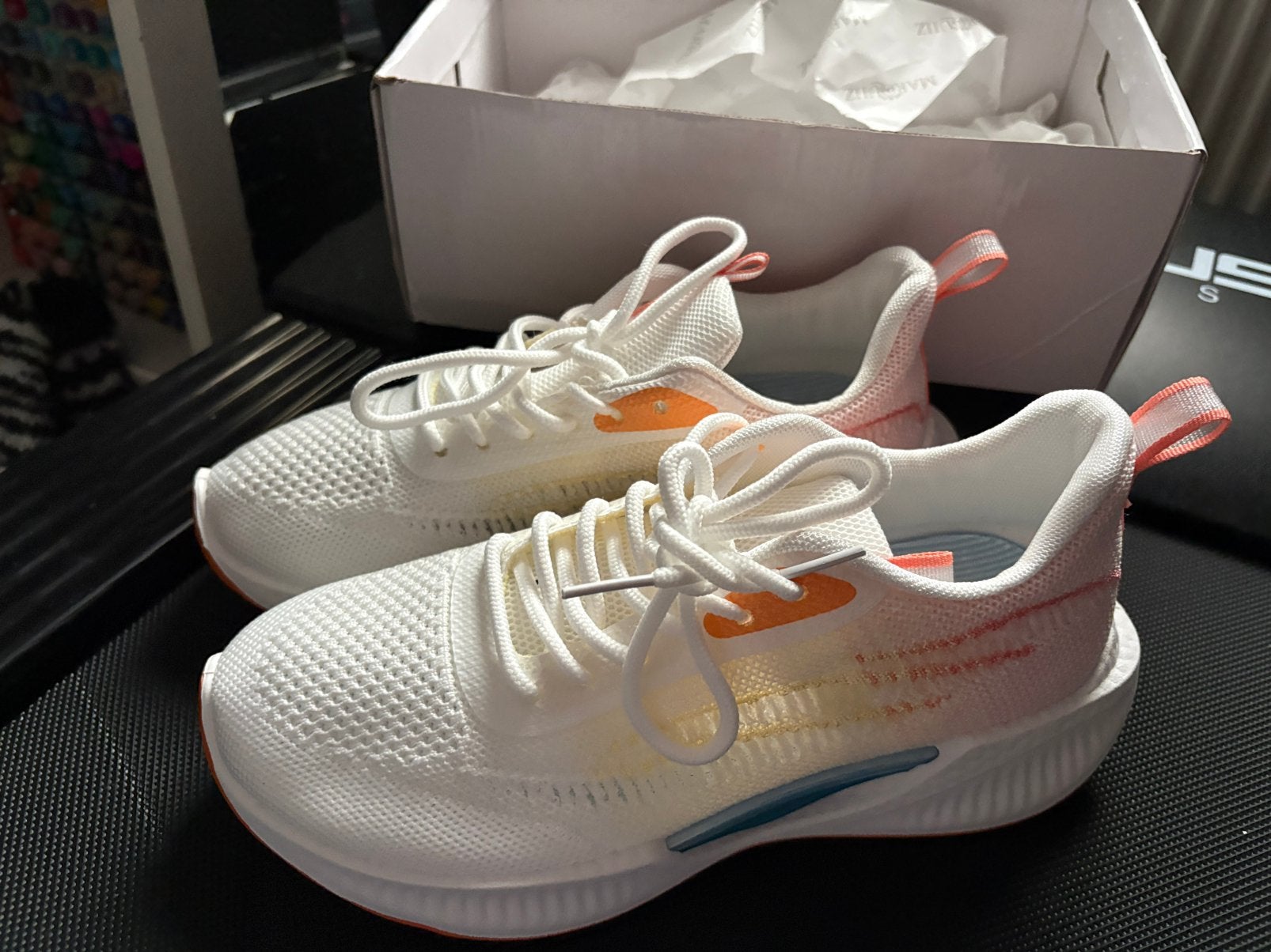 Witte Hardloopschoenen / Running Shoes – Sportschoenen Dames, Nieuw, Ophalen of Verzenden, Wit, Sportschoenen
