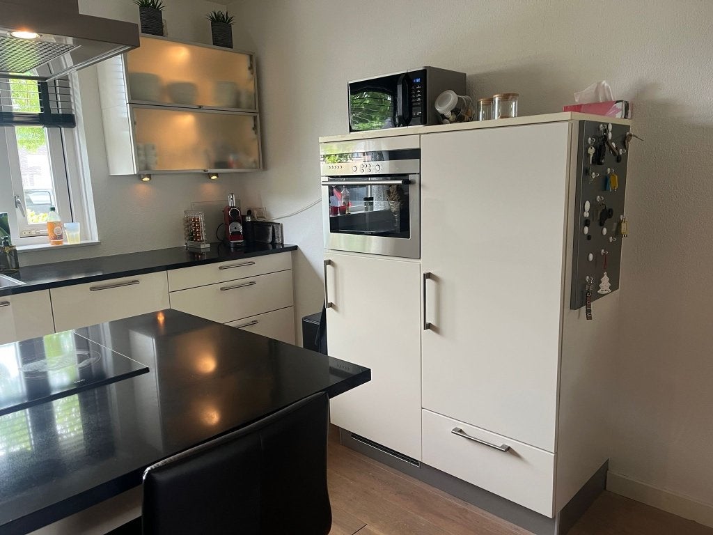 keuken met kookeiland en barretje, Huis en Inrichting, Keuken | Complete keukens, Ophalen, Gebruikt, Overige kleuren, Composiet