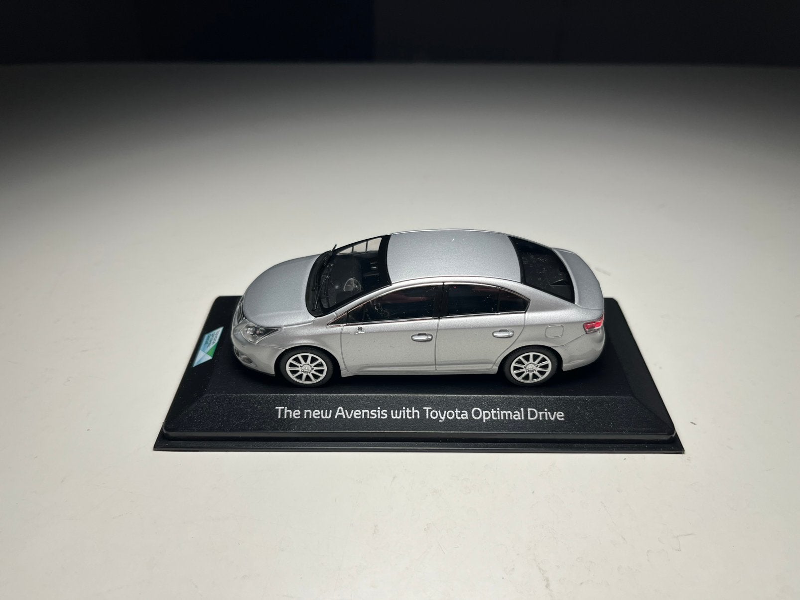 MiniChamps - Toyota Avensis - Schaal 1:43, Hobby en Vrije tijd, Modelauto's | 1:43, Verzenden, Gebruikt, Auto, MiniChamps