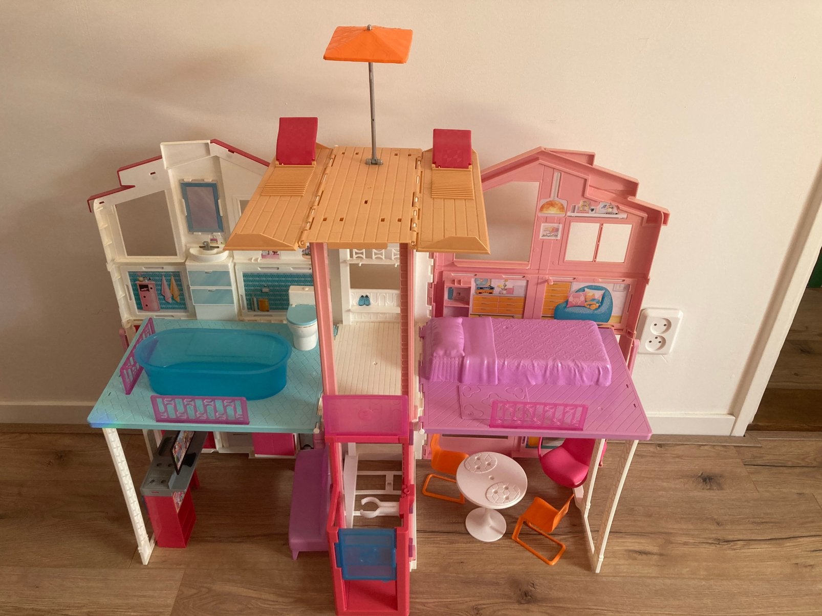 Prachtig origineel retro inklapbaar Barbie huis, Kinderen en Baby's, Speelgoed | Poppenhuizen, Ophalen, Gebruikt, Poppenhuis