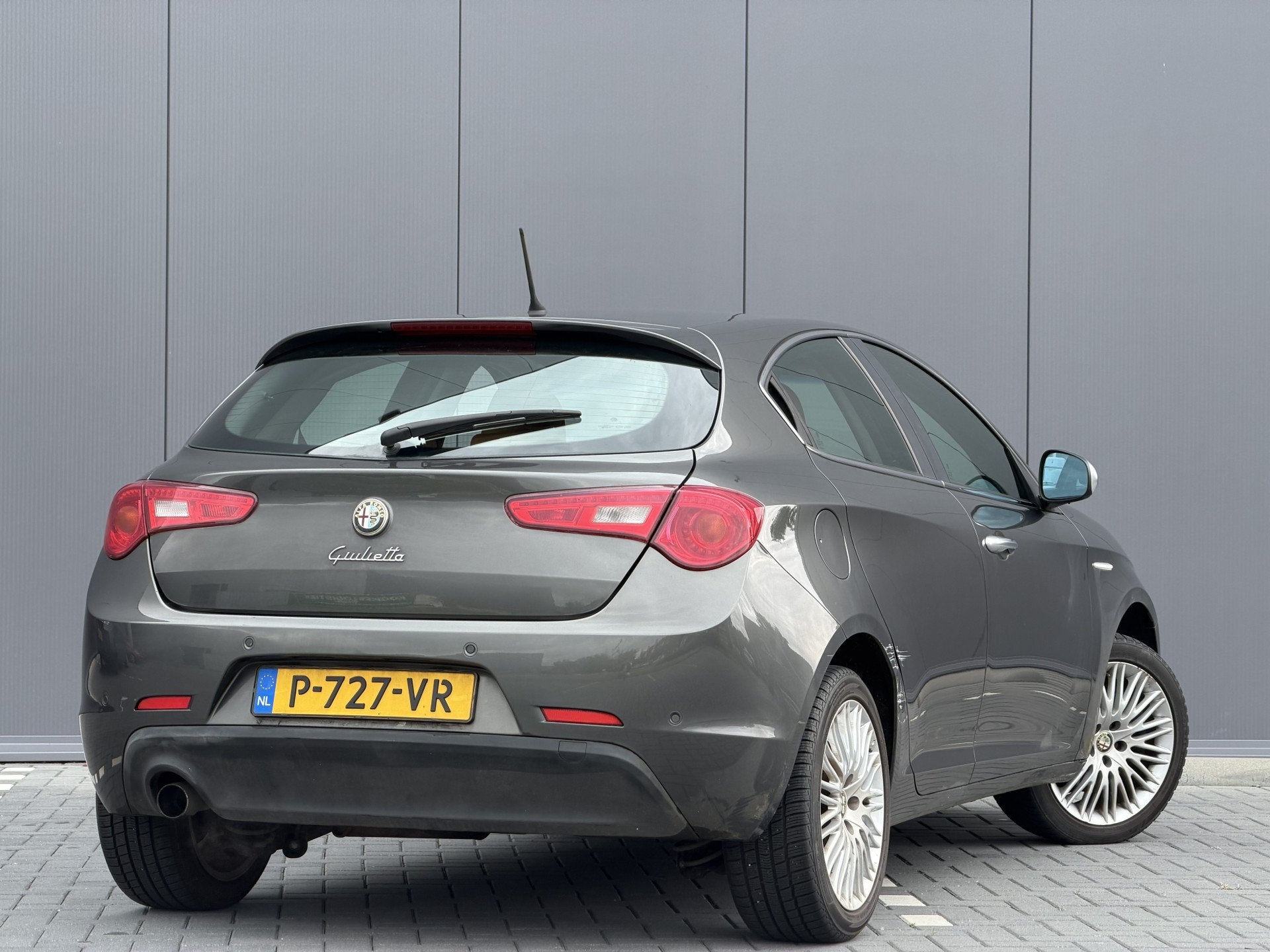 Alfa Romeo Giulietta 1.4 T Distinctive | Nieuwe APK | Leder, Auto's, 4 cilinders, Leder, 19 km/l, 500 kg