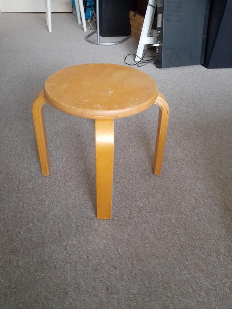 Krukje plywood hout kleine Frosta Ikea Artek  - nette staat, Kinderen en Baby's, Kinderkamer | Tafels en Stoelen, Ophalen, Zo goed als nieuw