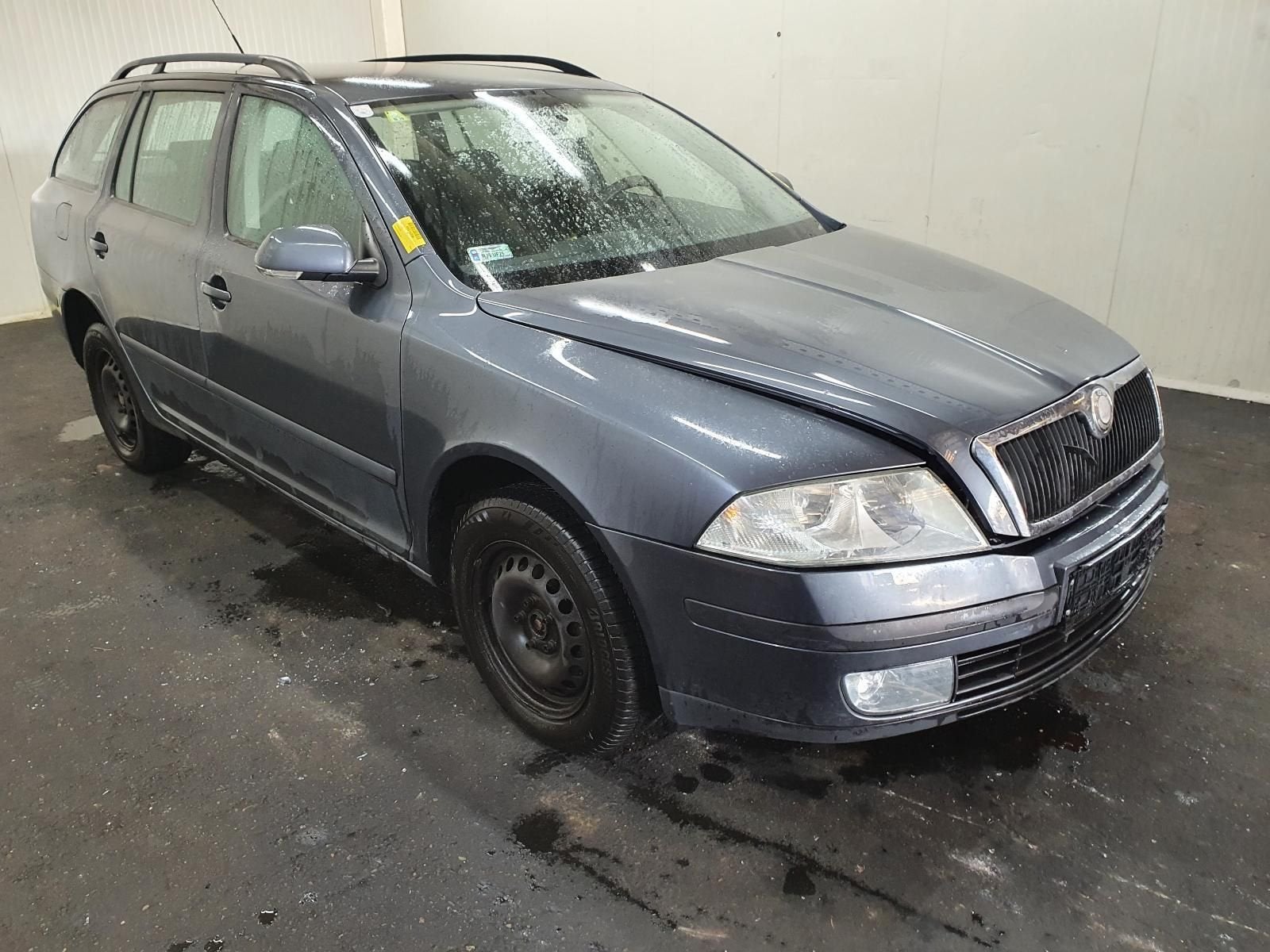 Skoda Octavia 2007 voorkop (plaatwerk verlichting koelers ed, Ophalen, Gebruikt, -, -