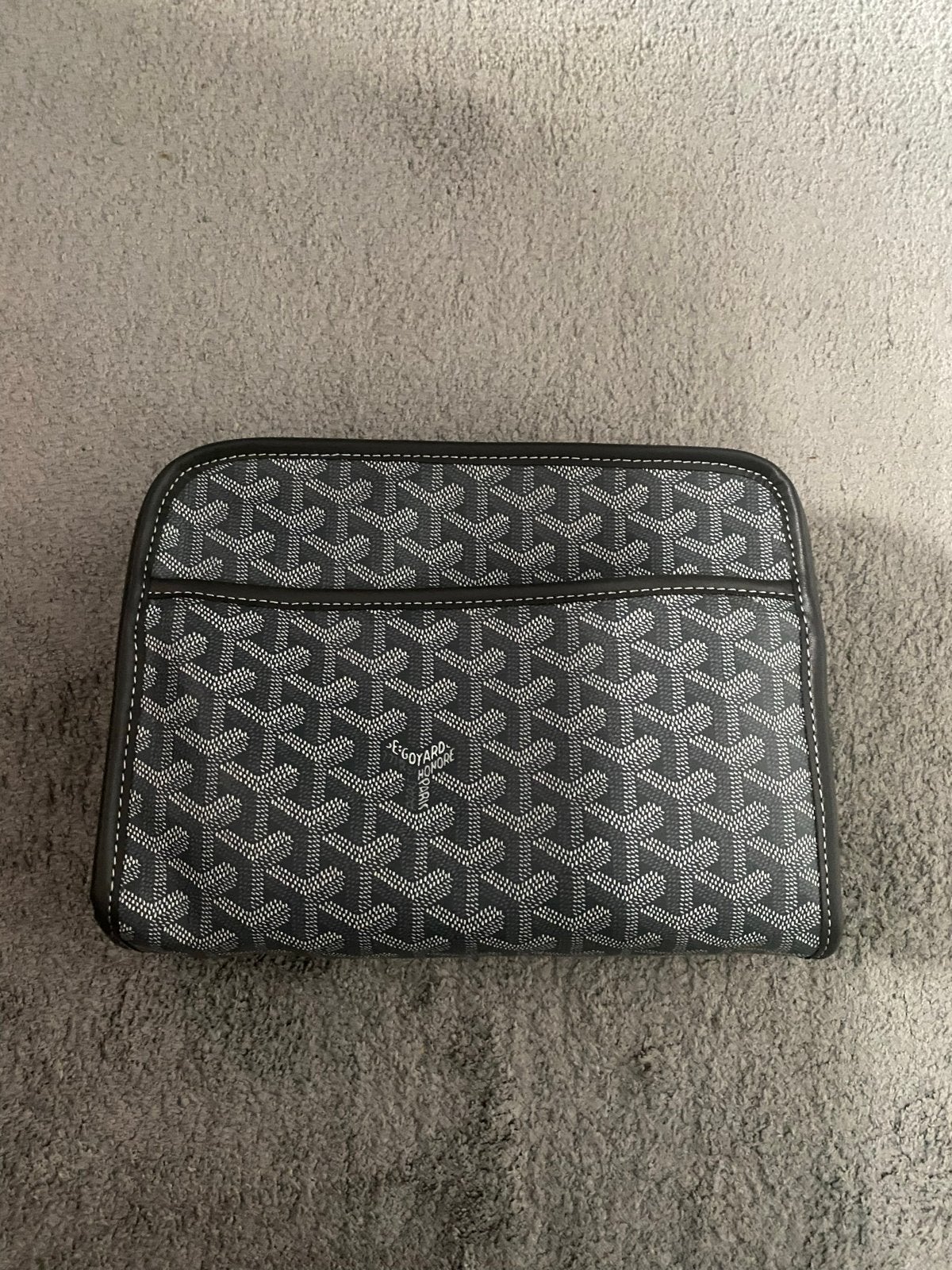 Goyard Clutch Grijs - Stijlvol en Praktisch, Sieraden, Tassen en Uiterlijk, Ophalen of Verzenden, Gebruikt, Grijs