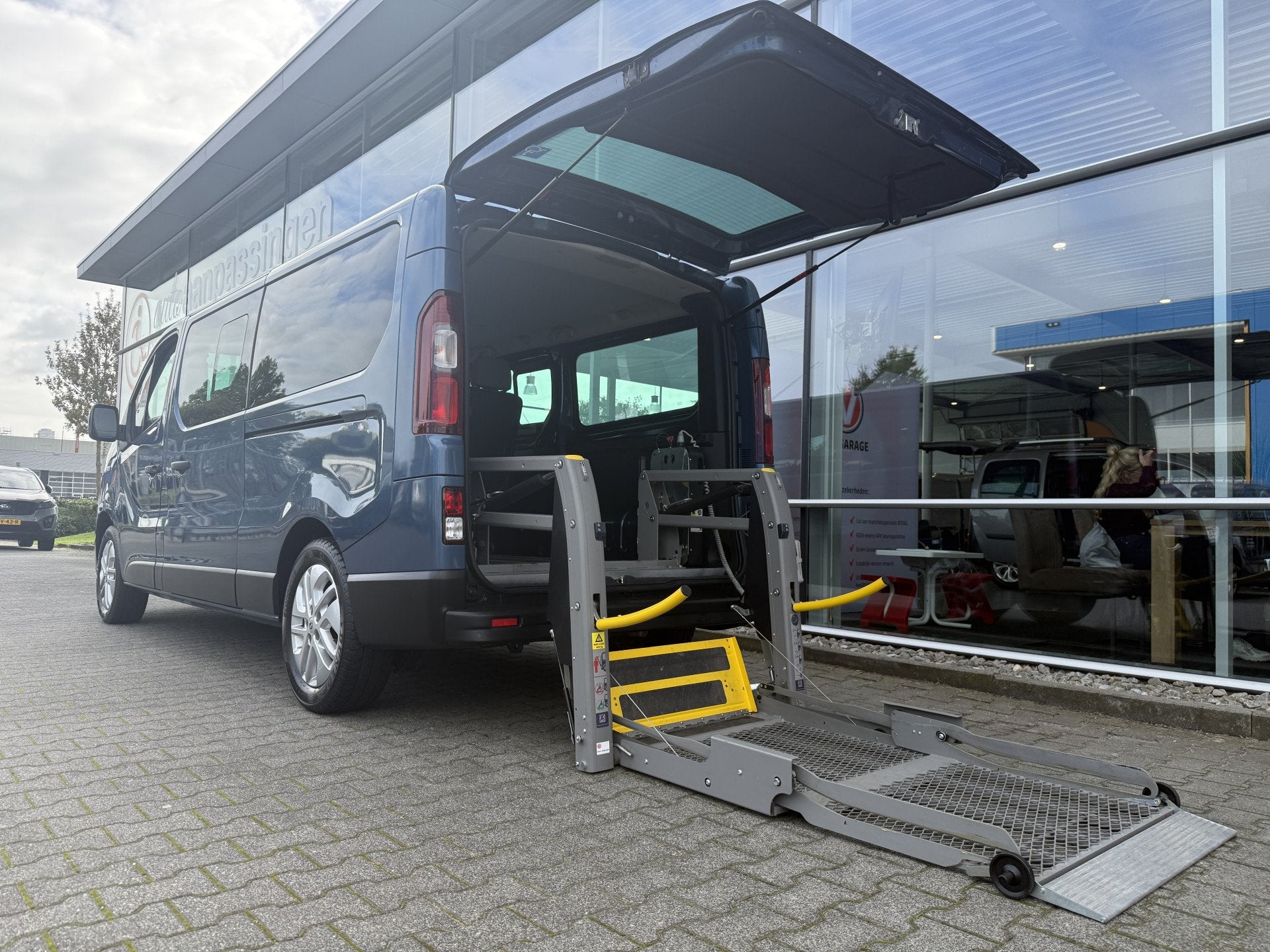 Renault Trafic 4+1 Rolstoelbus 1.6 dCi T29 L2H1 Luxe Energy, Stof, Gebruikt, 4 cilinders, Origineel Nederlands
