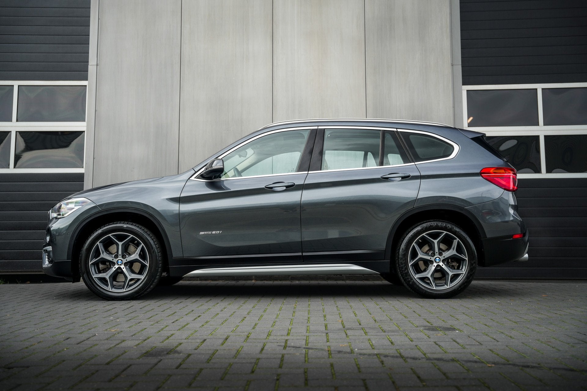 BMW X1 sDrive20i 192 pk Centennial High Executive / NL-Auto/, Auto's, Bedrijf, Parkeerassistent, SUV of Terreinwagen, 84 €/maand