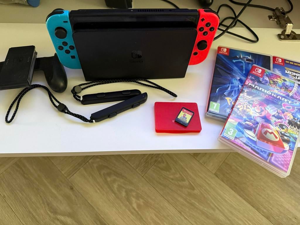 Nintendo Switch V2 bundel met Mario Kart 8 Deluxe en meer, Ophalen, Met 2 controllers, Switch Original, Gebruikt