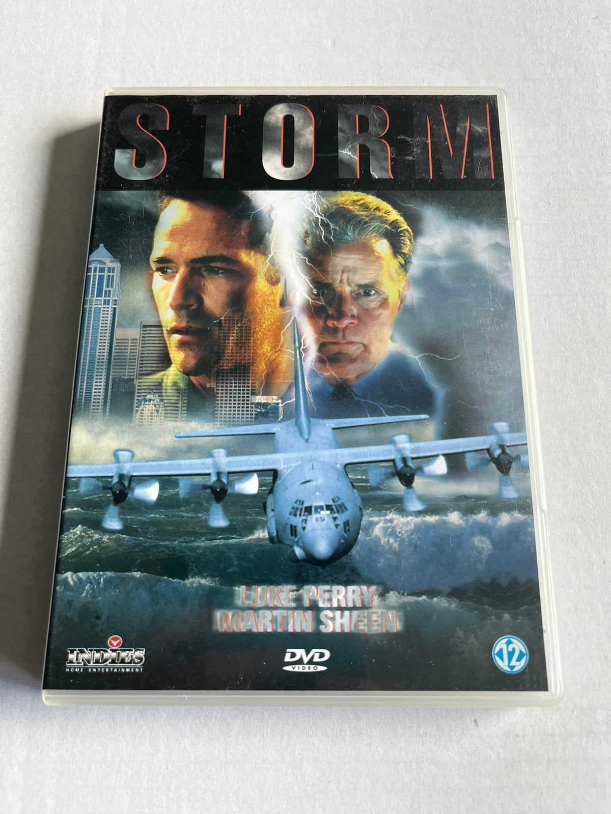 Storm DVD met Luke Perry en Martin Sheen, Nederlands, Actiethriller, Ophalen of Verzenden, Vanaf 12 jaar