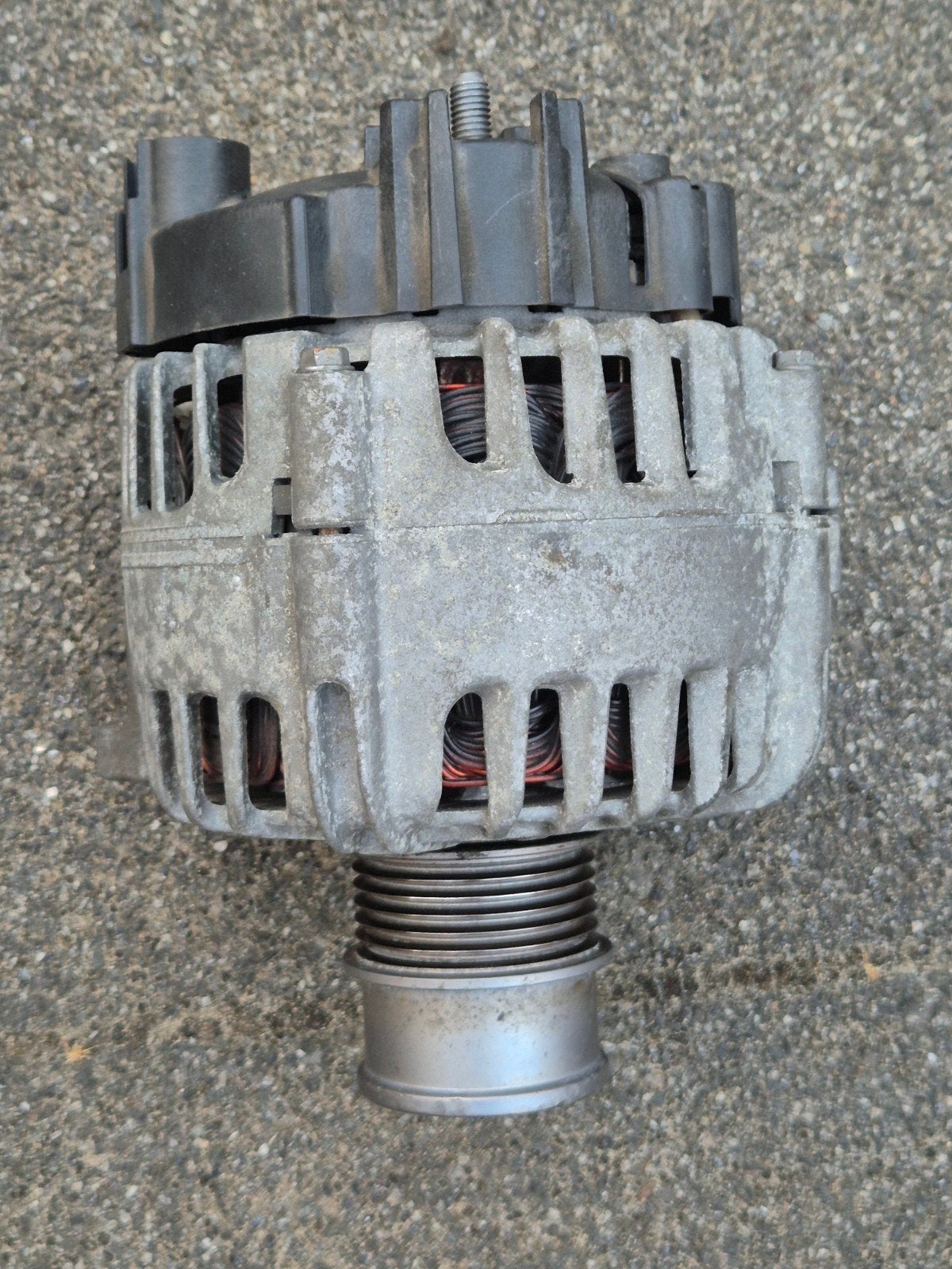 valeo 04E 903 015 dynamo voor revisie, Auto-onderdelen, Motor en Toebehoren, Universele onderdelen, Gebruikt, Ophalen of Verzenden