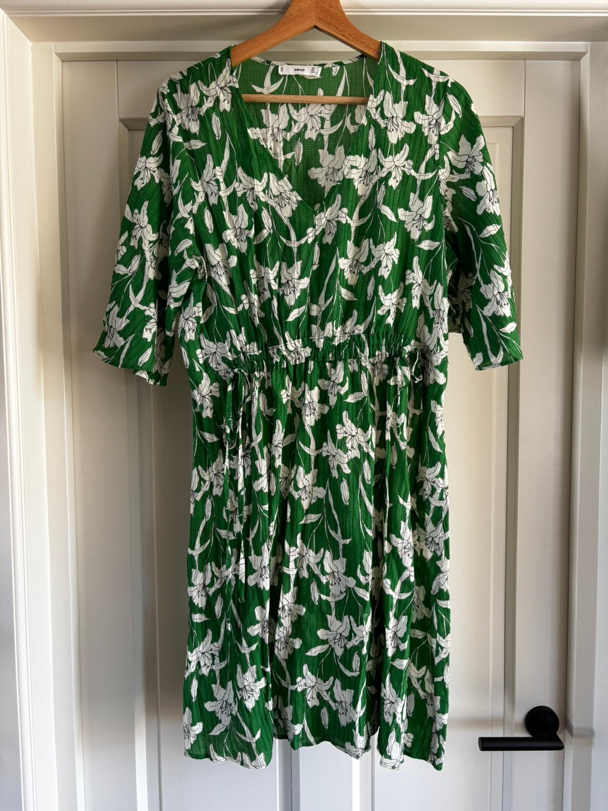 > Zomerjurk, Mango!, Kleding | Dames, Jurken, Zo goed als nieuw, Maat 42/44 (L), Groen, Knielengte, Ophalen of Verzenden
