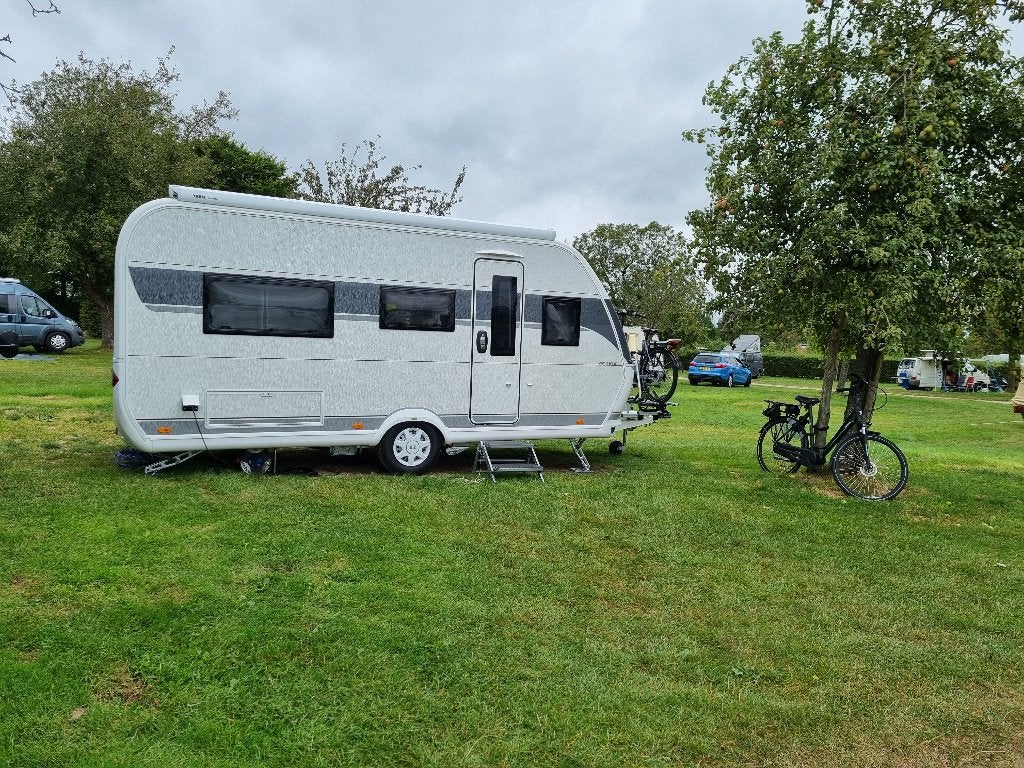 Hobby De Luxe 460 LU , Enduro Mover, Thule Luifel etc., Schokbreker, Rondzit, Hobby, Particulier