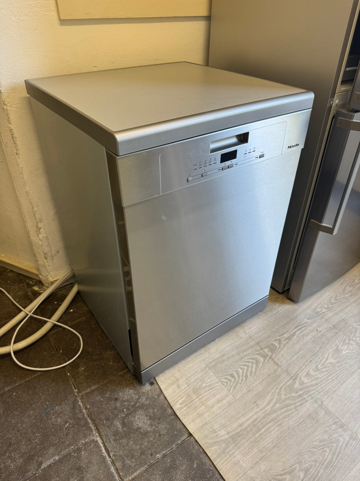 Luxe RVS Afwasmachine | Miele G5132SC | Werkt Super | Schoon, Ophalen, Minder dan 85 cm, Minder dan 10 liter, Gebruikt