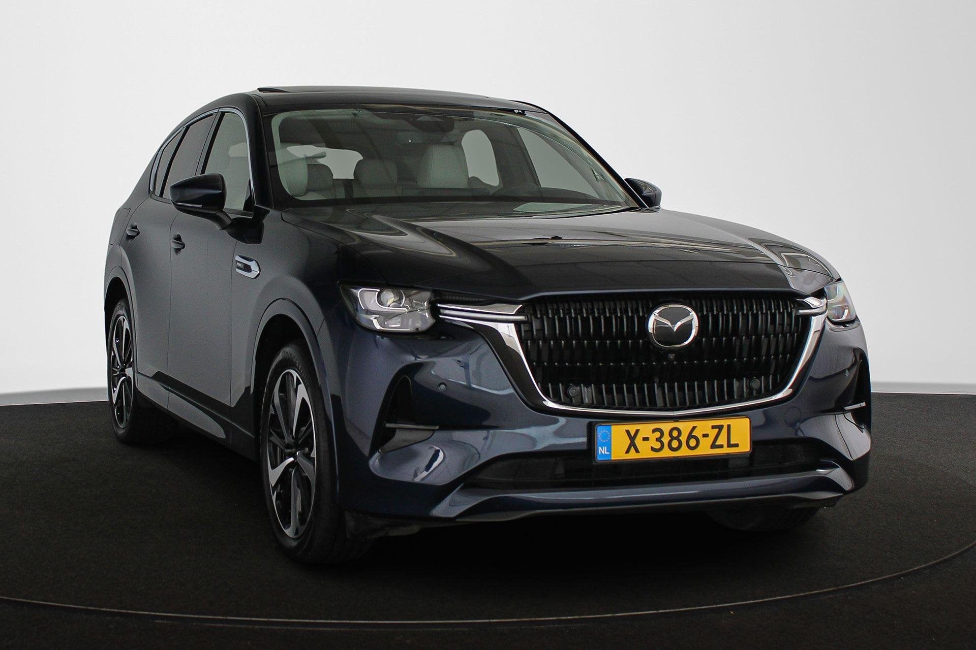 Mazda CX-60 2.5 e-SkyActiv PHEV Takumi Pano 360 Trekhaak Hea, Auto's, Automaat, Stof, Gebruikt, Euro 6