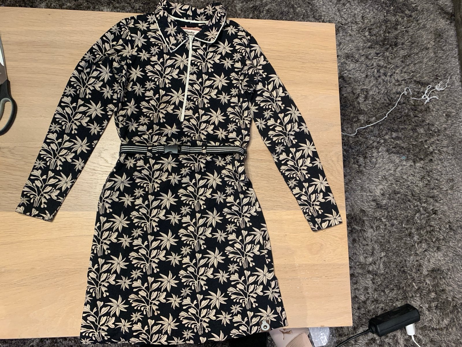 Jurk met bloemenprint en riem - 4 funky flavours 134/140, Ophalen of Verzenden, Zo goed als nieuw, Meisje, Jurk of Rok