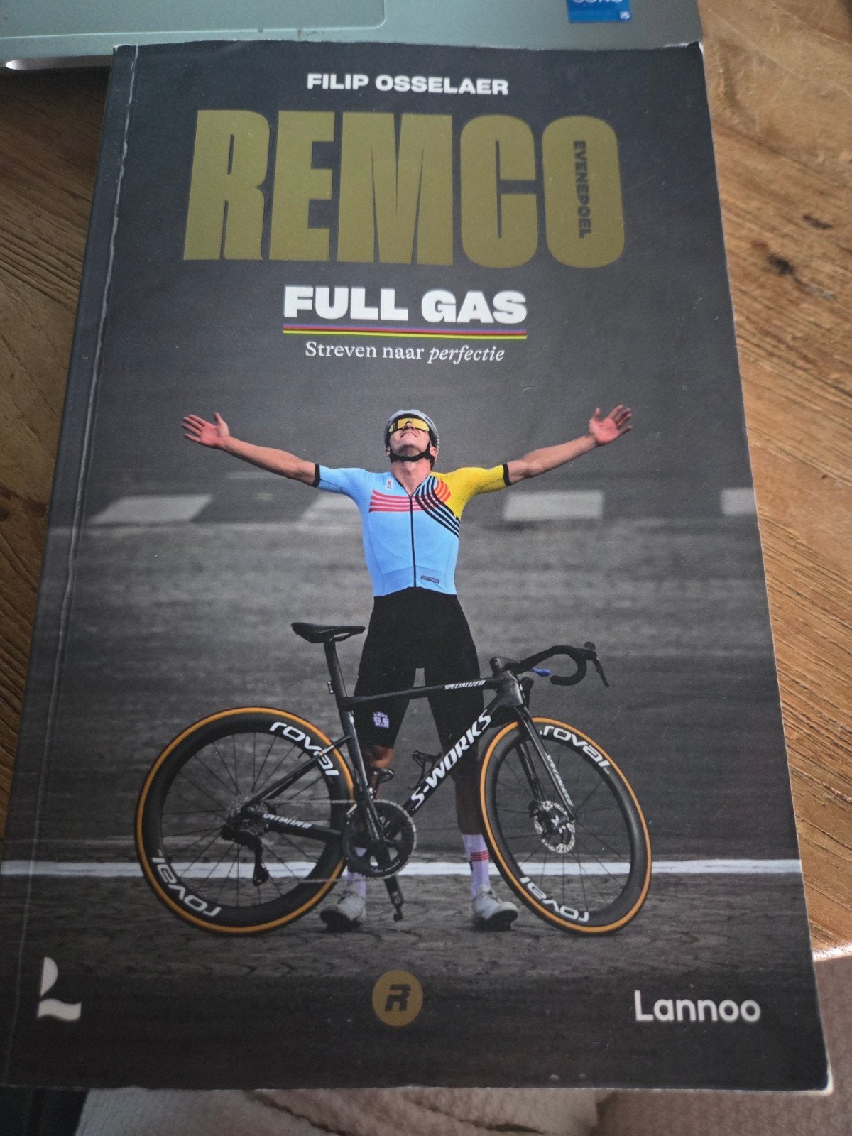 Filip Osselaer - Remco Evenepoel Full Gas, Filip Osselaer, Lopen en Fietsen, Ophalen of Verzenden, Zo goed als nieuw