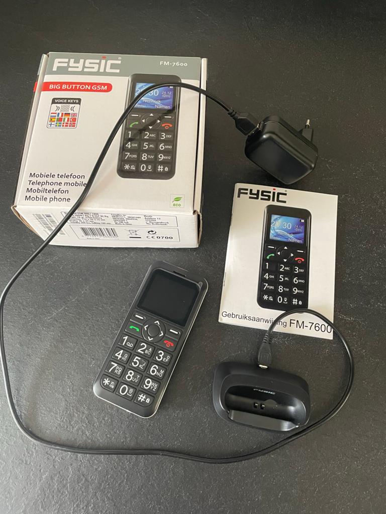 Fysic FM-7600 Mobiele Telefoon - Ideaal voor Senioren, Geen camera, Ophalen of Verzenden, Zo goed als nieuw, Klassiek of Candybar