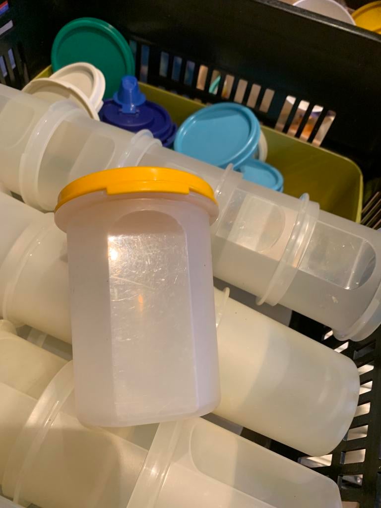 Tupperware ruimtespaarder rond nummer 2, 440ml, Gebruikt, Tupperware, Verzenden, Geel