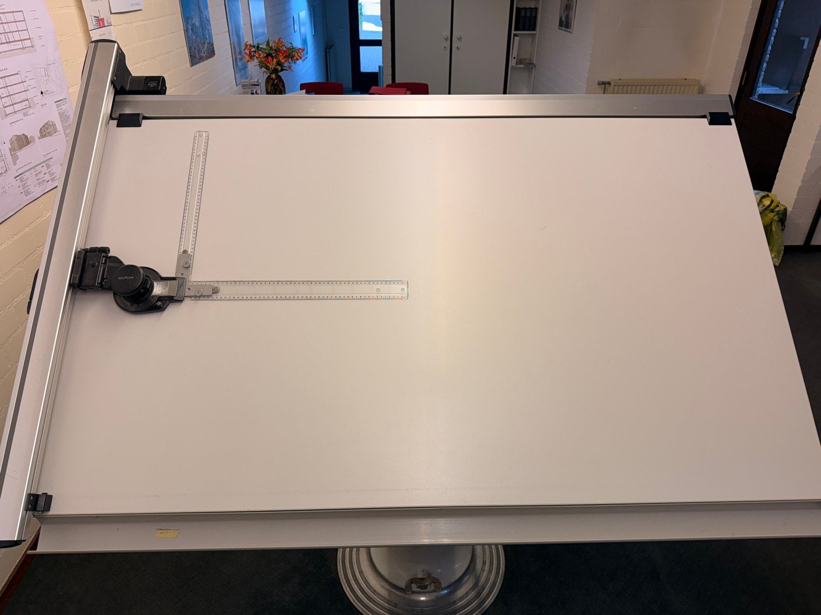 Professionele tekentafel Nike Eskilstuna Zweden, Ophalen, Gebruikt, 150 tot 170 cm