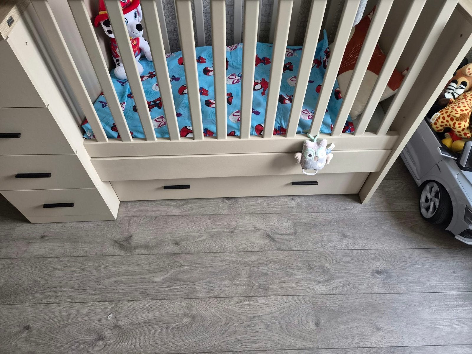 Complete baby/peuterkamer met commode en bed, Ophalen, Gebruikt, Jongetje of Meisje