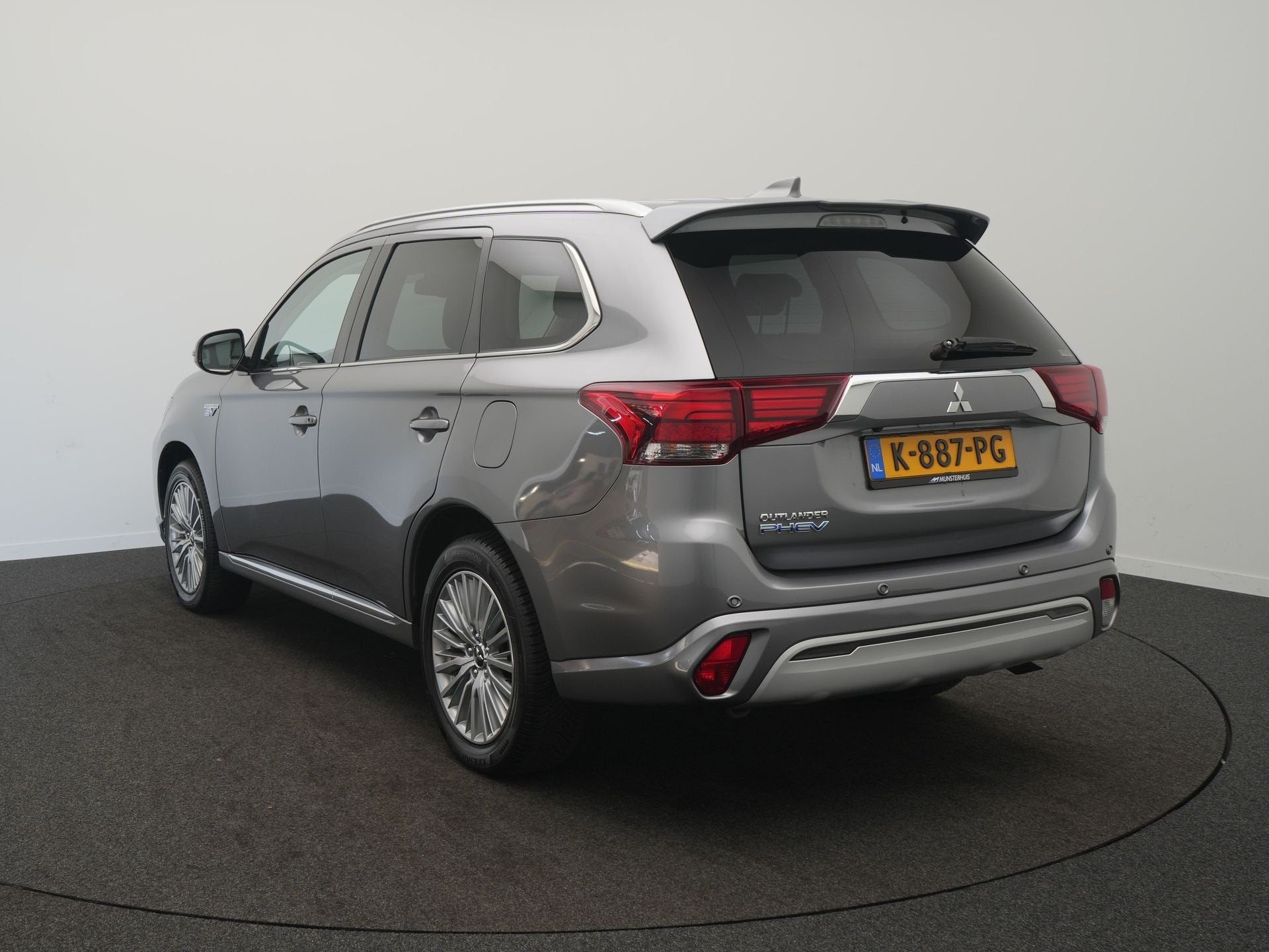 Mitsubishi Outlander 2.4 PHEV Pure+ - RIJKLAARPRIJS - All Se, Auto's, Automaat, 12 maanden, Overige brandstoffen, 120 €/maand
