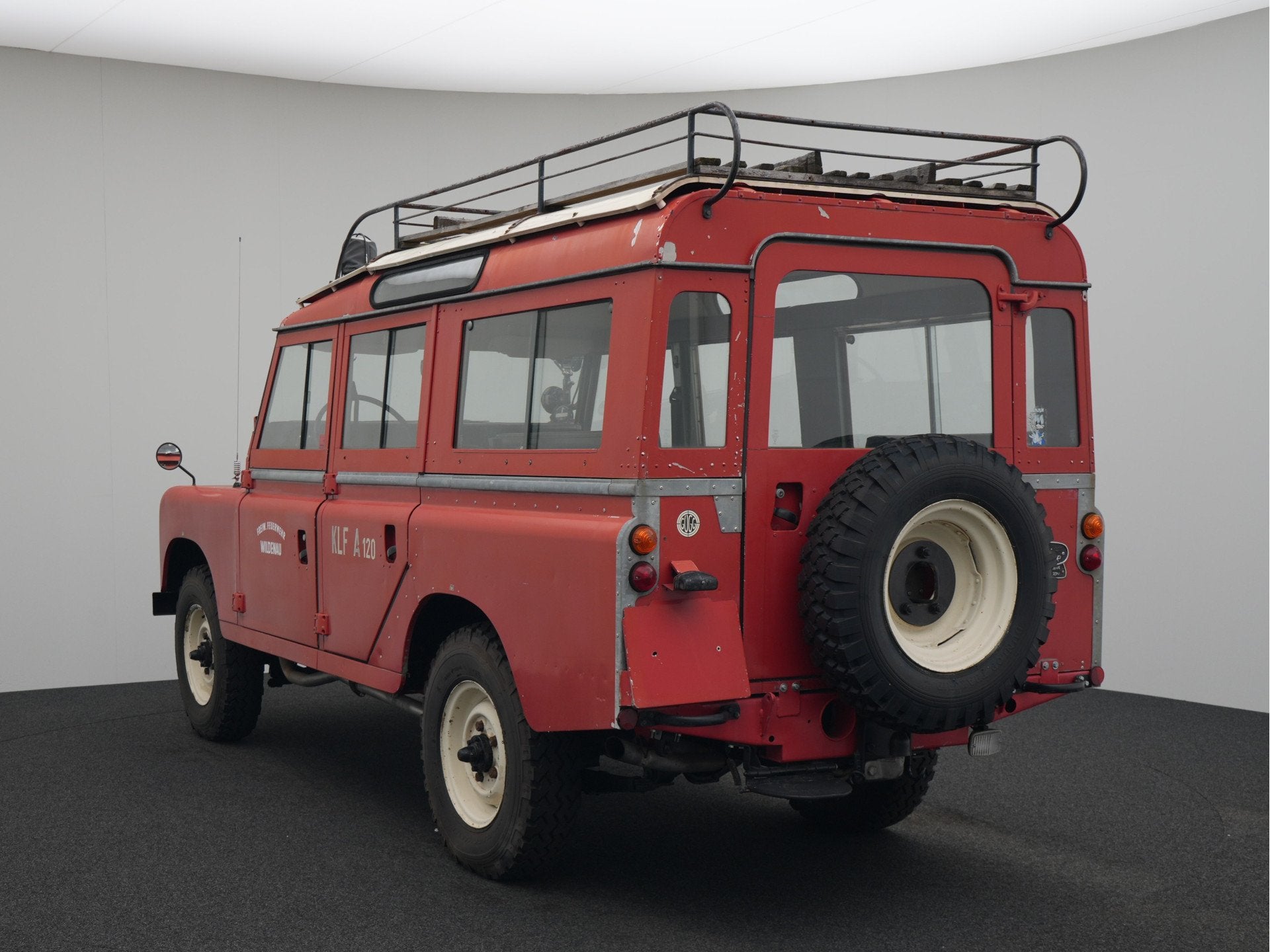 Land Rover 109 MK III 2.6L 83-86 Pk Petrol Kleinlöschfahrze, Auto's, 86 pk, Land Rover, Overige carrosserieën, Bedrijf