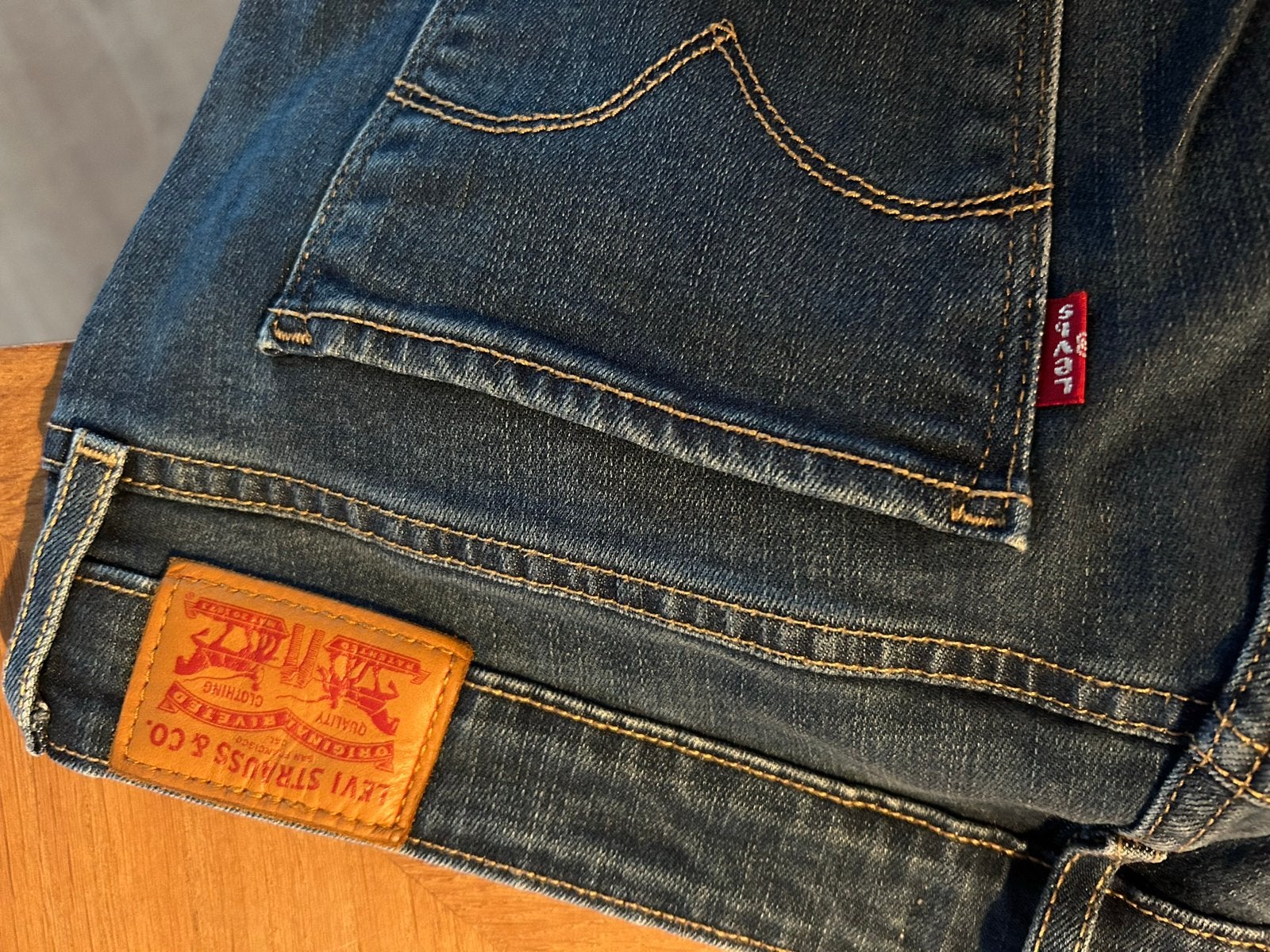 Levi's 711 Skinny Jeans W31 L30 - Zo goed als nieuw, Ophalen of Verzenden, Zo goed als nieuw, Blauw, W30 - W32 (confectie 38/40)
