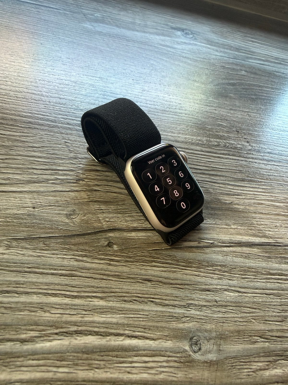 Apple Watch SE (2024) GPS 40mm Sterrenlicht Aluminium, Sieraden, Tassen en Uiterlijk, Smartwatches, IOS, Ophalen of Verzenden