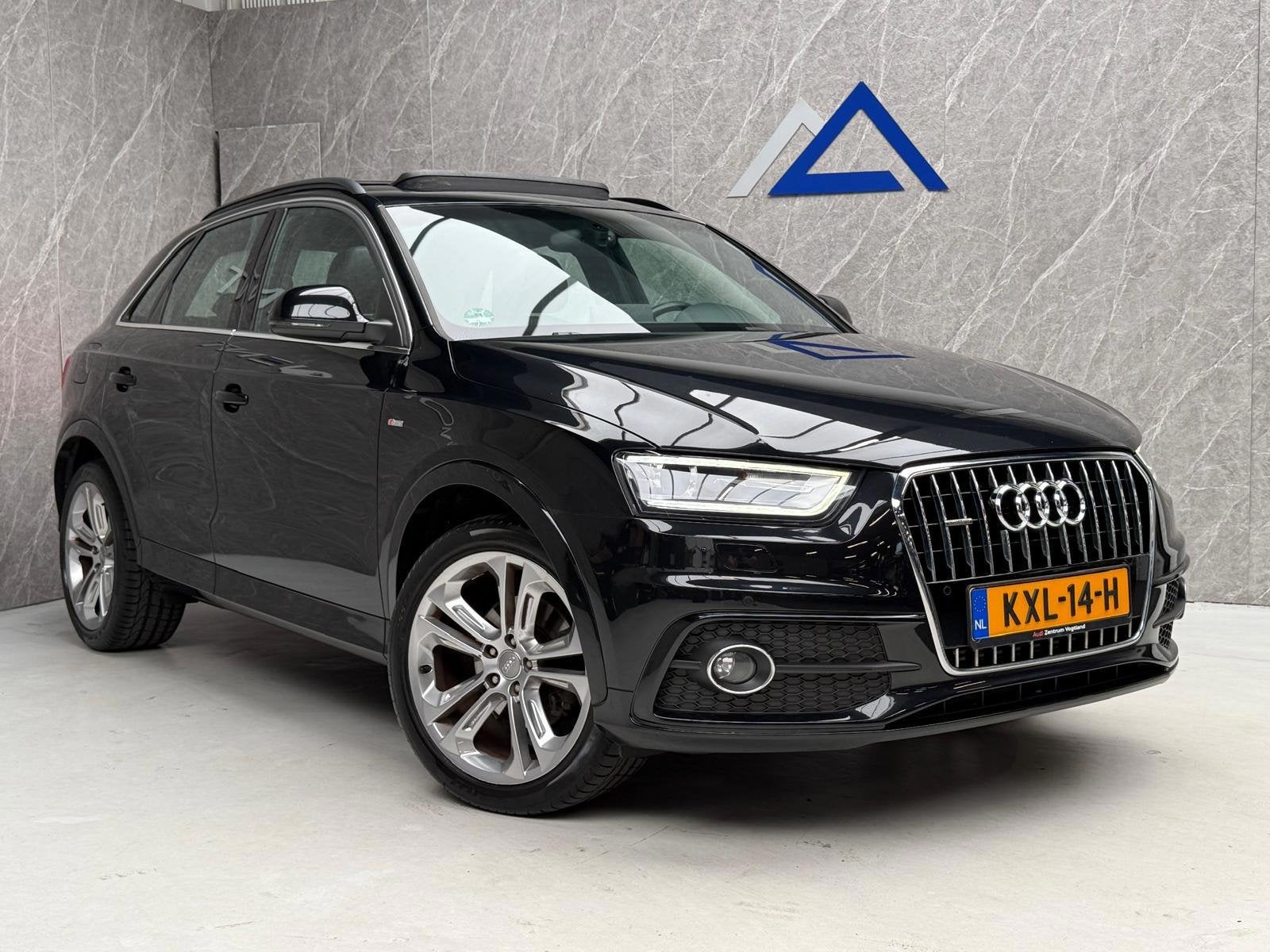 Audi Q3 2.0 TFSI quattro 2x S-Line / Onderhouden / Panorama, Auto's, Euro 5, Gebruikt, Zwart, 4 cilinders