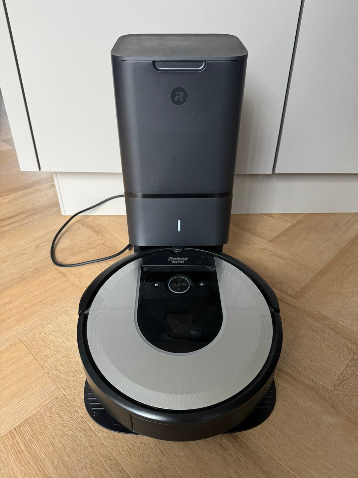Irobot Roomba i7+ robotstofzuiger, Witgoed en Apparatuur, Stofzuigers, Ophalen, Gebruikt, IRobot, Bedienbaar via app