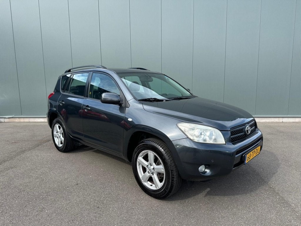 Toyota RAV4 2.0 VVTi Executive 4WD | LEDER | TREKHAAK !, Auto's, Toyota, Automaat, 1998 cc, 4 cilinders, Rav4
