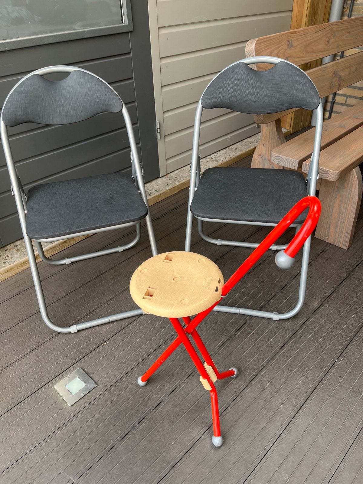 2 opklap stoelen en 1 wandelstok/krukje., Ophalen, Gebruikt, Twee, Zwart