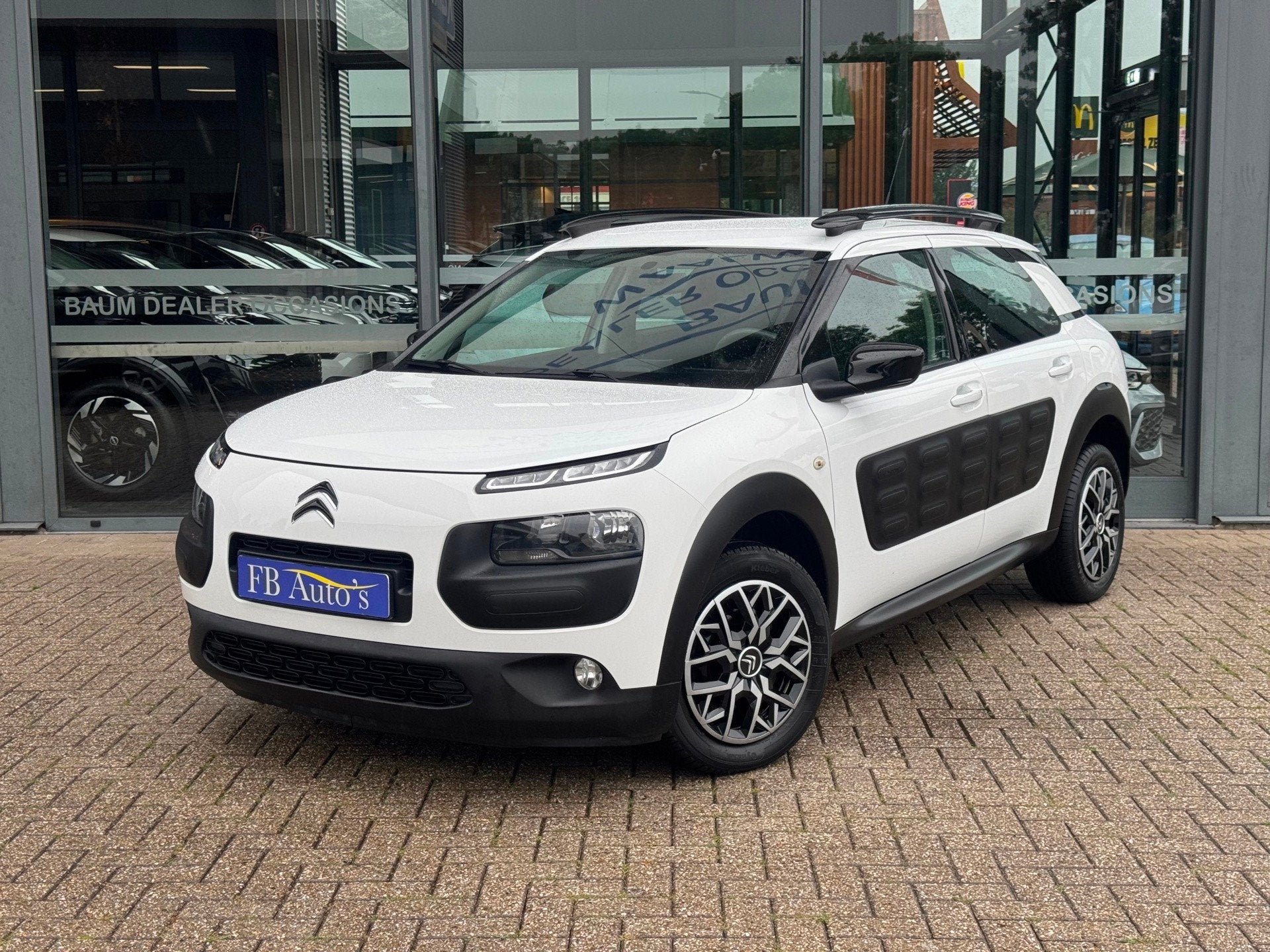 Citroen C4 Cactus 1.2 PureTech Feel Airco Cruise, Auto's, Voorwielaandrijving, Stof, Gebruikt, Zwart