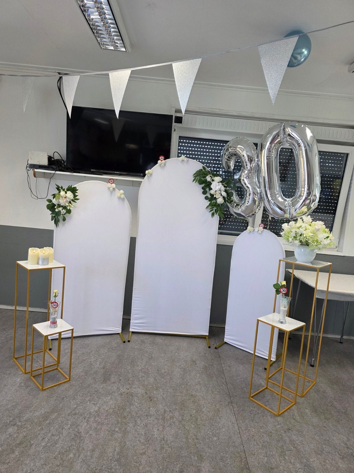 Backdrop met zuilen, Ophalen, Overige