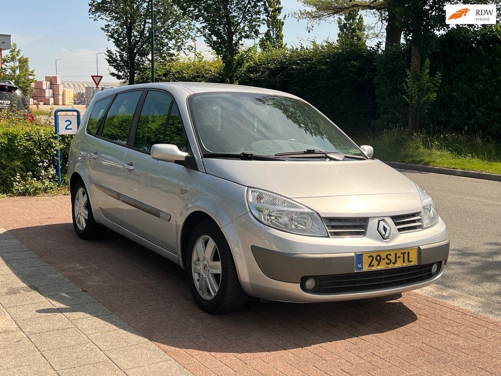 Renault Grand Scénic 2.0 * 7Persoons|Trekhaak, Voorwielaandrijving, 1998 cc, 135 pk, Gebruikt